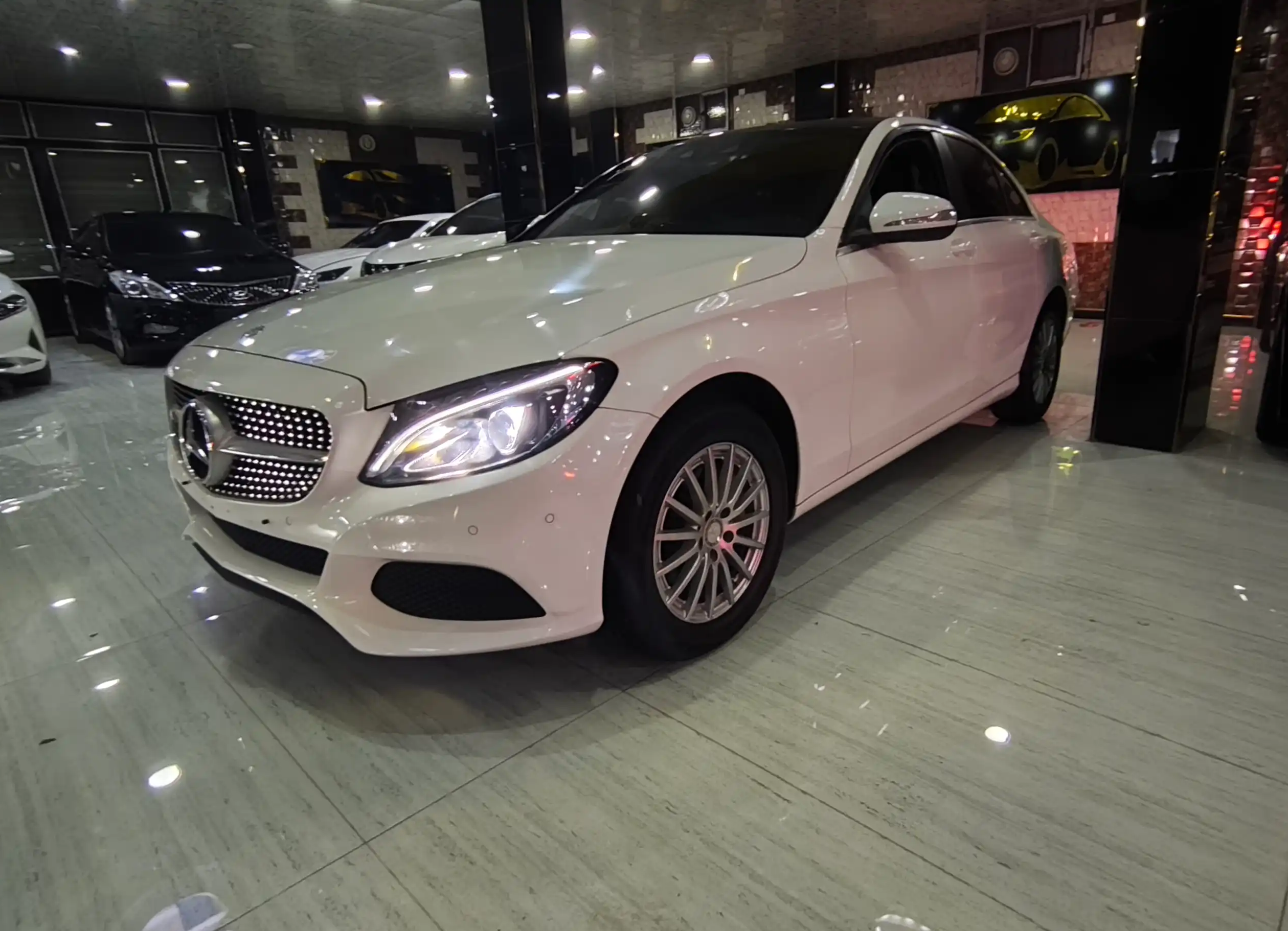 kilometrage car sale mercedes c class 200 sedan used 2015 aleppo hr card image