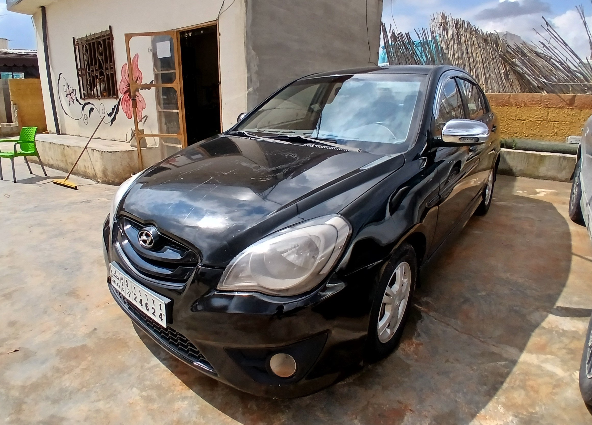 kilometrage car sale hyundai verna crdi sedan used 2010 aleppo rt image