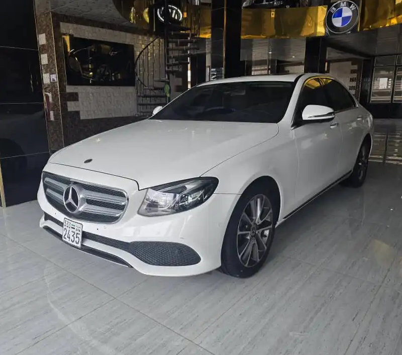 kilometrage car sale mercedes e class e 300 4 matic sedan used 2017 aleppo zo image