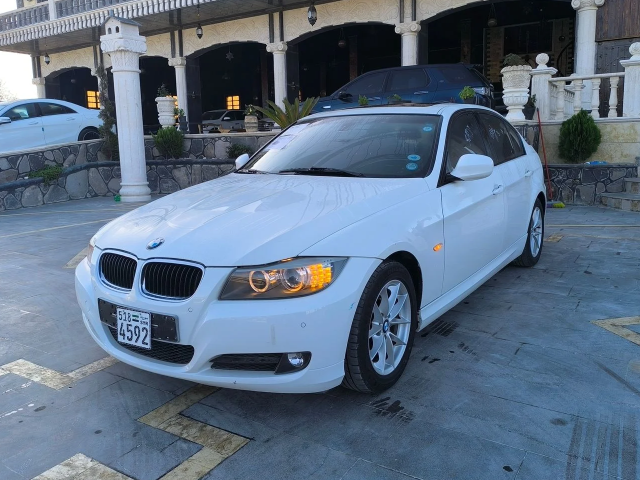 kilometrage car sale bmw 3 series 320 i sedan used 2011 vq card image