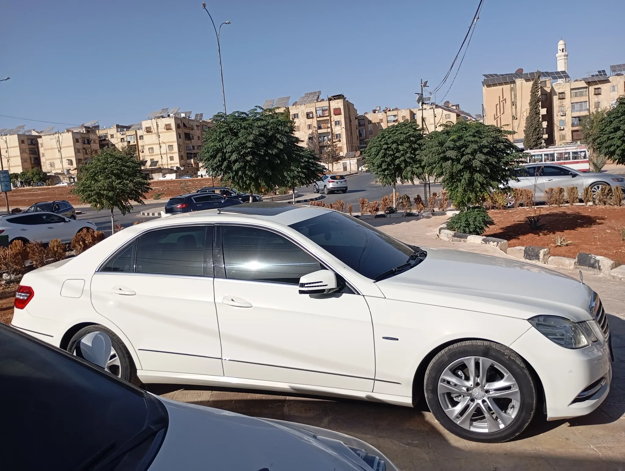 kilometrage car sale mercedes benz e class e 220 cdi sedan used 2012 aleppo xh image