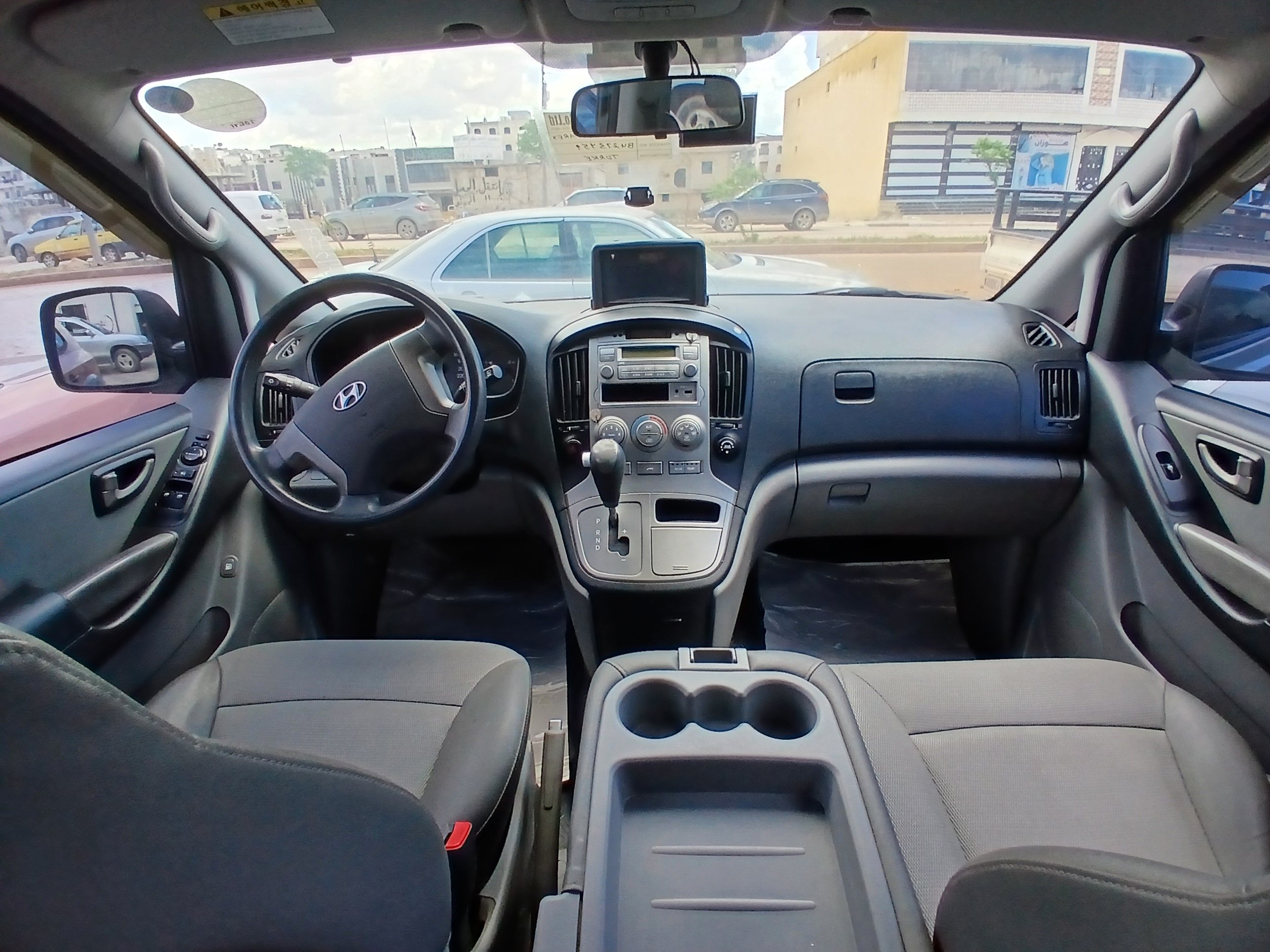 kilometrage car sale hyundai h 1 standard van used 2011 aleppo zw image