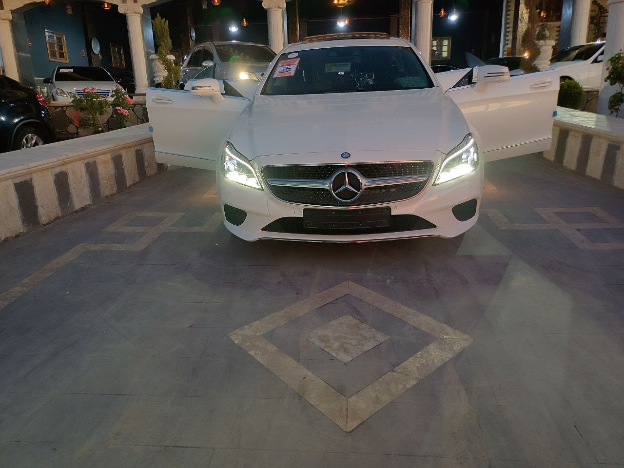 kilometrage car sale mercedes benz cls class cls 4 matic ncednbe used 2017 aleppo pb image