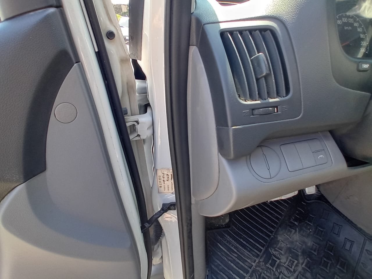 kilometrage car sale hyundai h1 standard used 2013 aleppo nl image