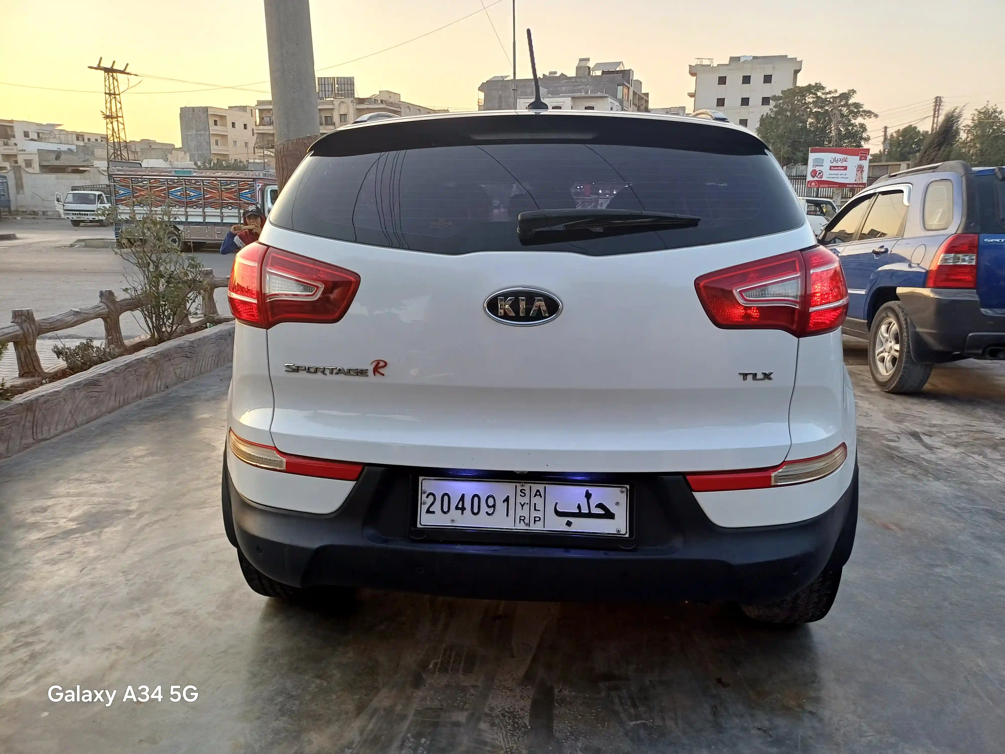 kilometrage car rent kia sportage r suv 2011 yl image