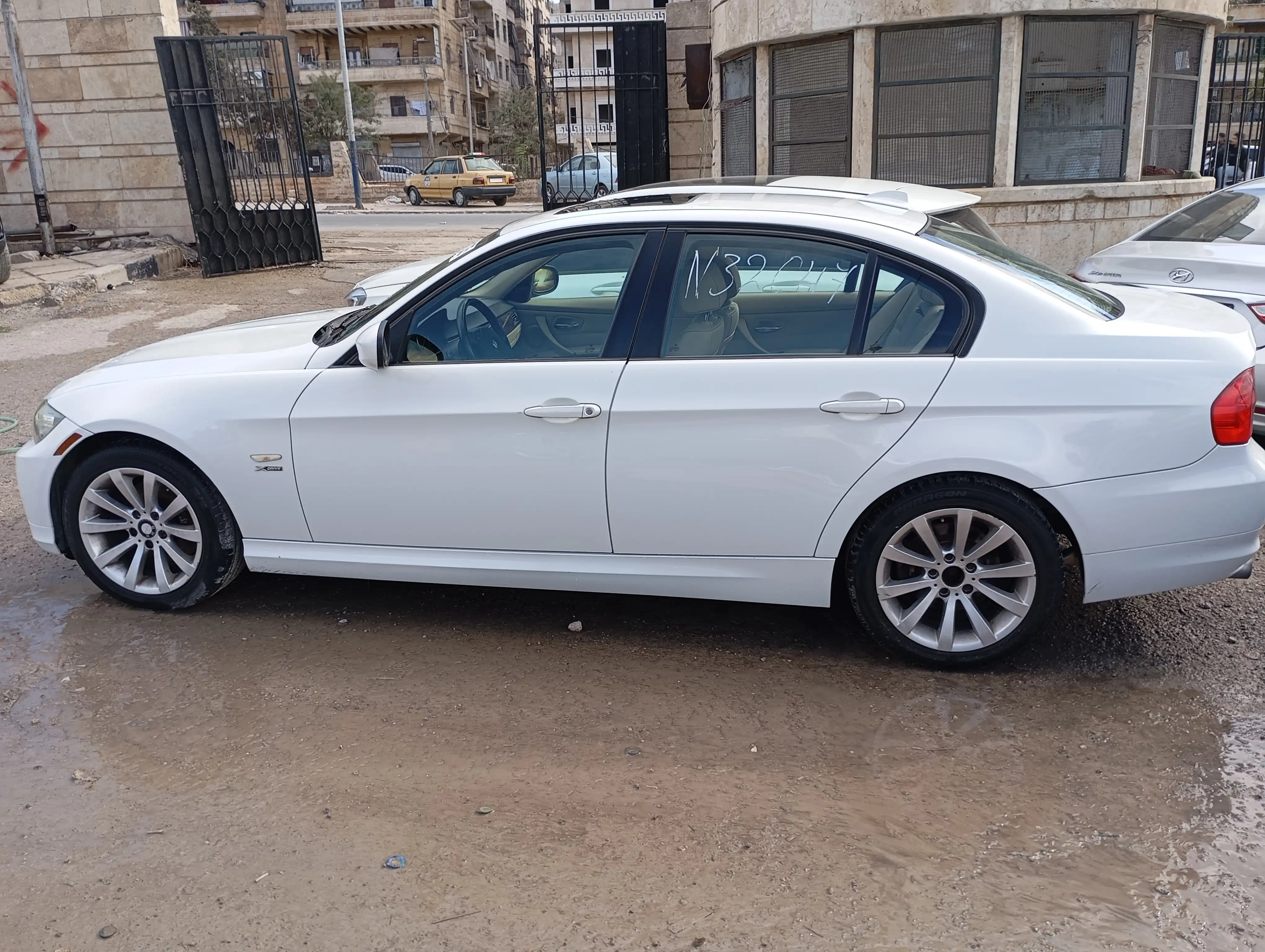 kilometrage car sale bmw 3 series 320 i sedan used 2011 aleppo qj image
