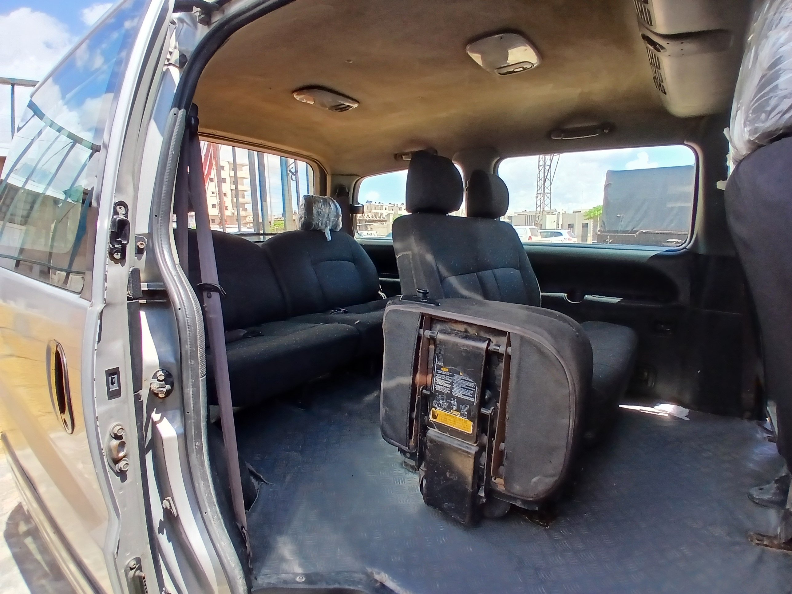 kilometrage car sale hyundai h 1 standard van used 2002 aleppo um image