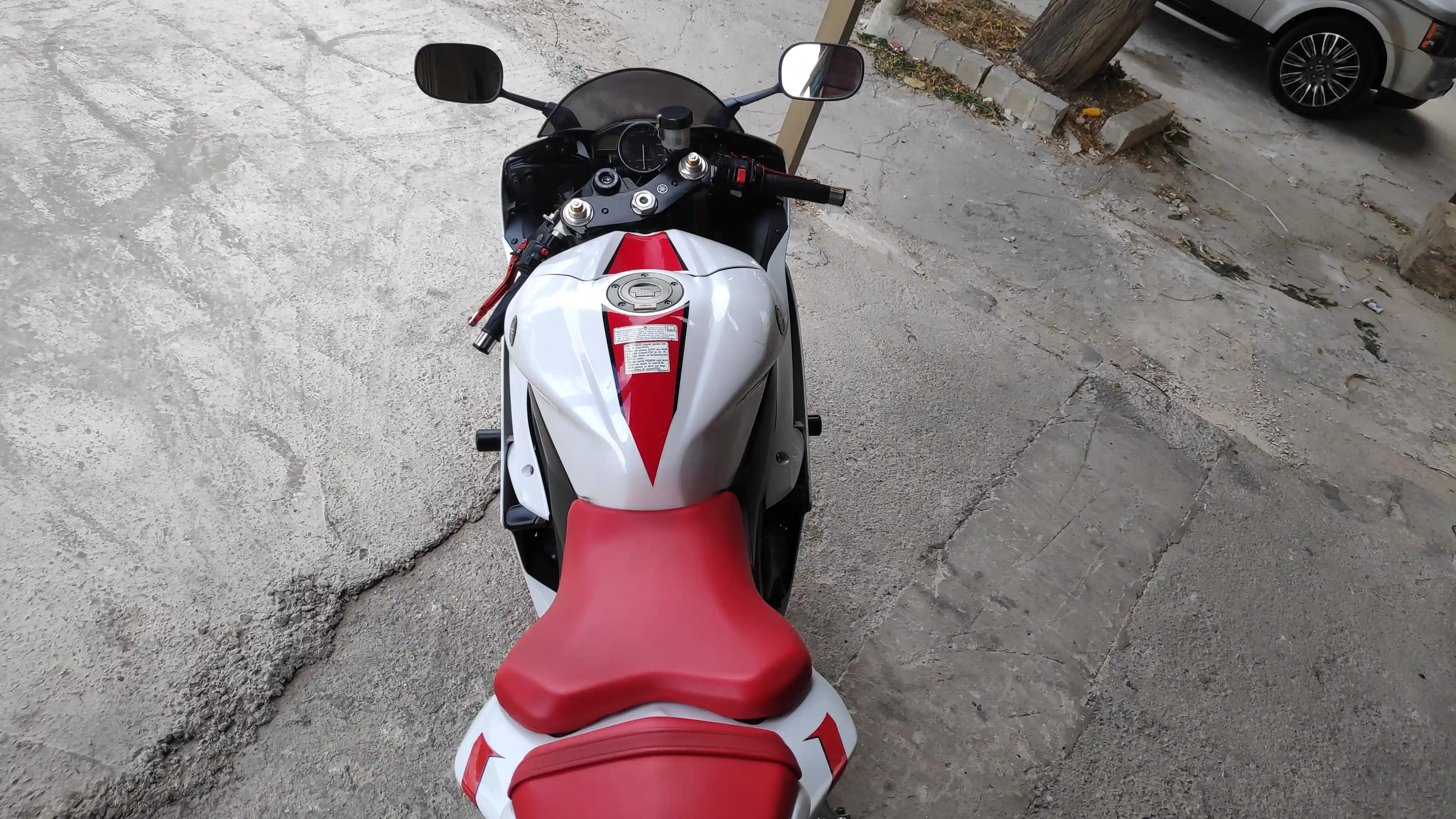 kilometrage motorbike yamaha r 6 yzf standard sport used 2006 tartus pn image