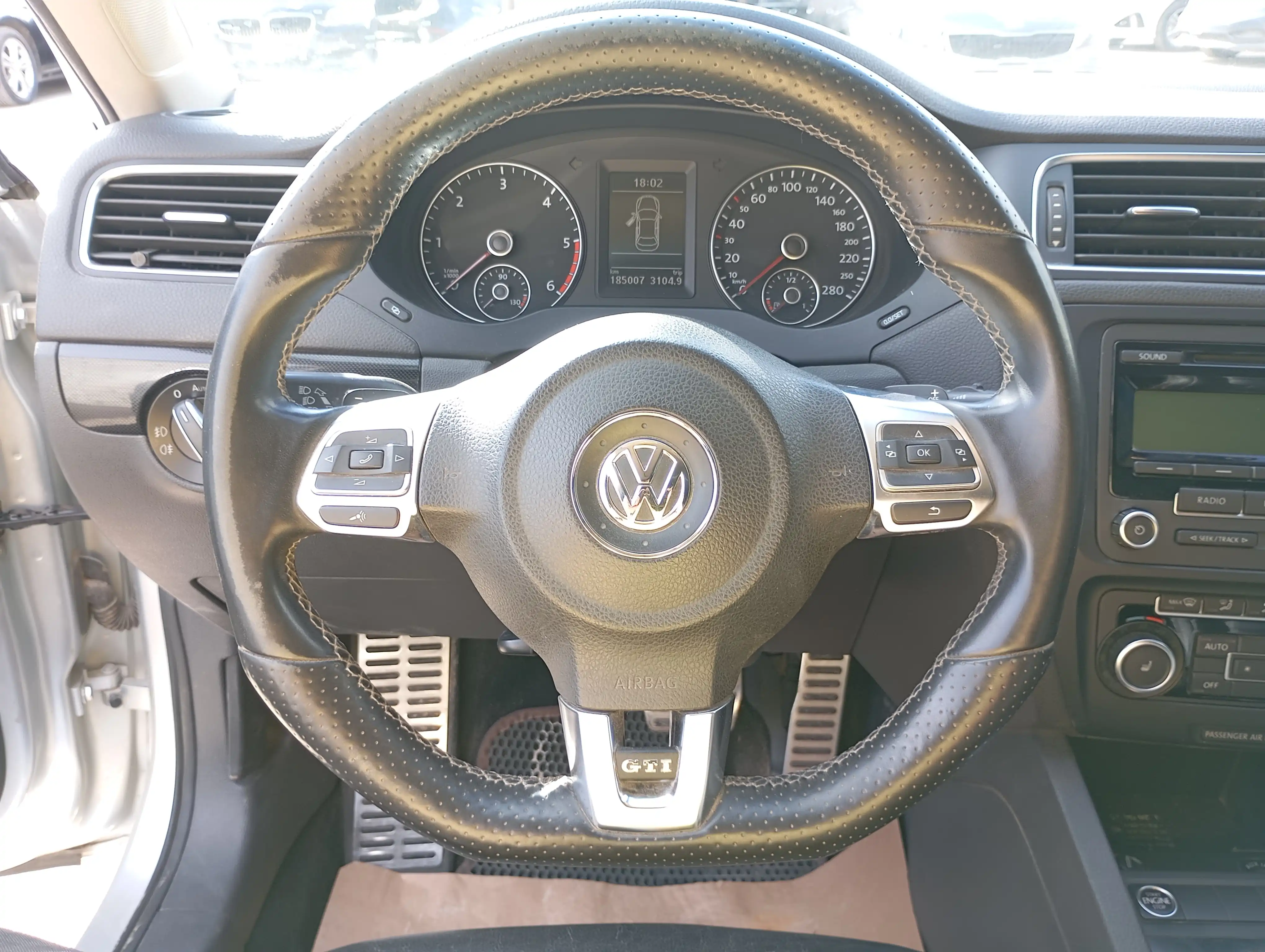 kilometrage car sale volkswagen sedan used 2011 aleppo oj image