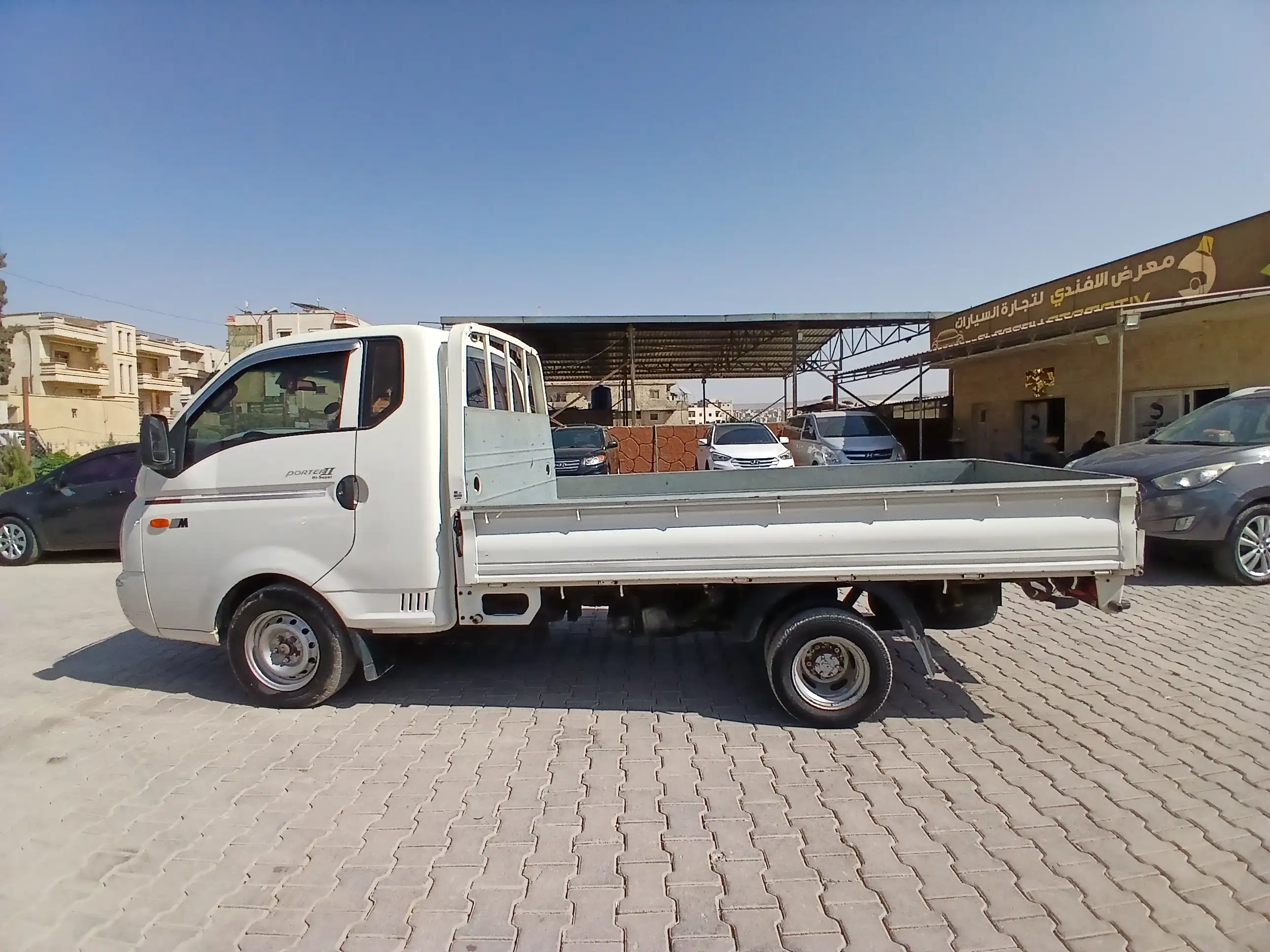 kilometrage car sale hyundai porter 2 crdi cargo truck used 2006 aleppo rn image