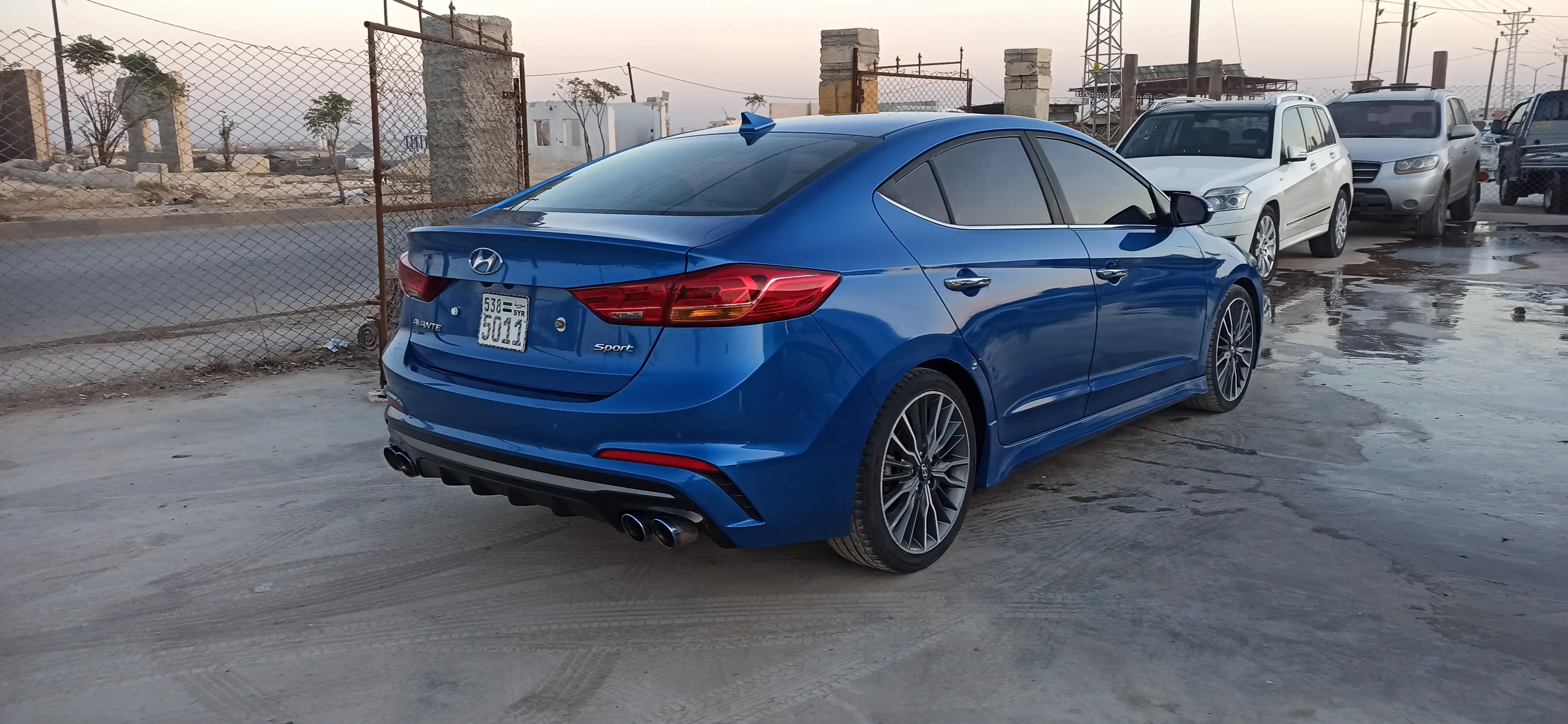 kilometrage car sale hyundai avante sport sedan used 2017 aleppo ir image