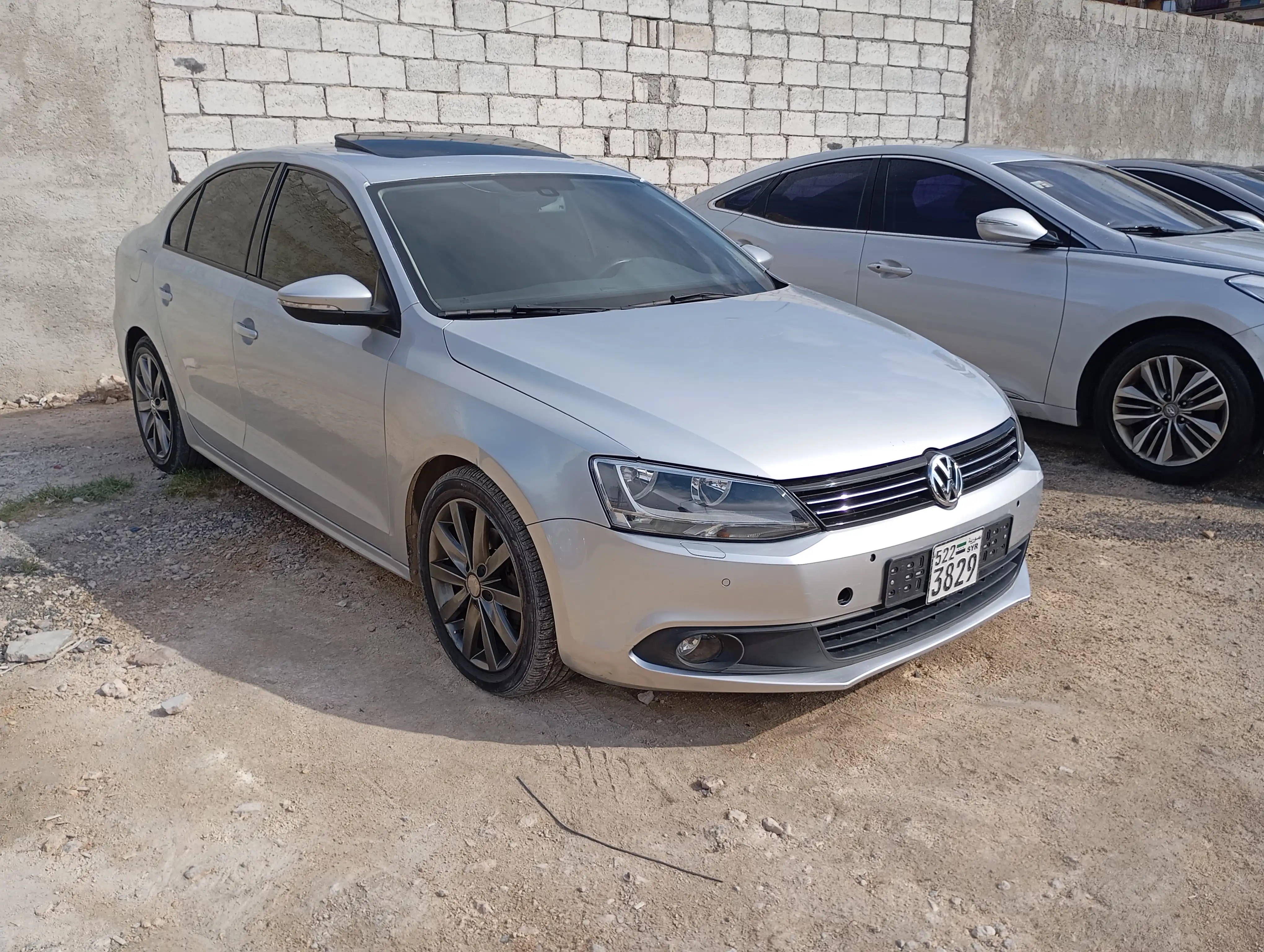 kilometrage car sale volkswagen sedan used 2011 aleppo oj image