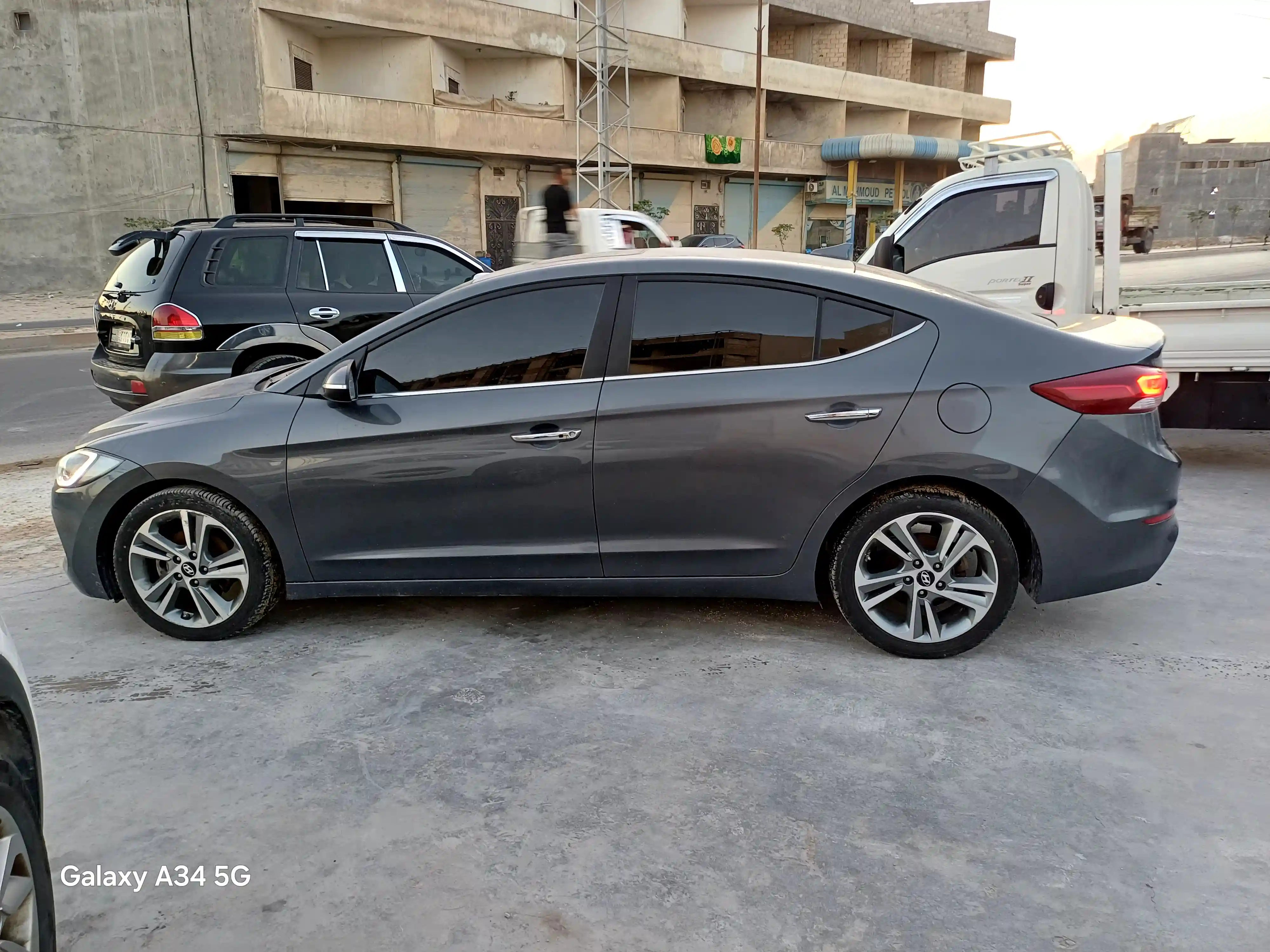 kilometrage car sale hyundai avante gdi sedan used 2016 aleppo es image