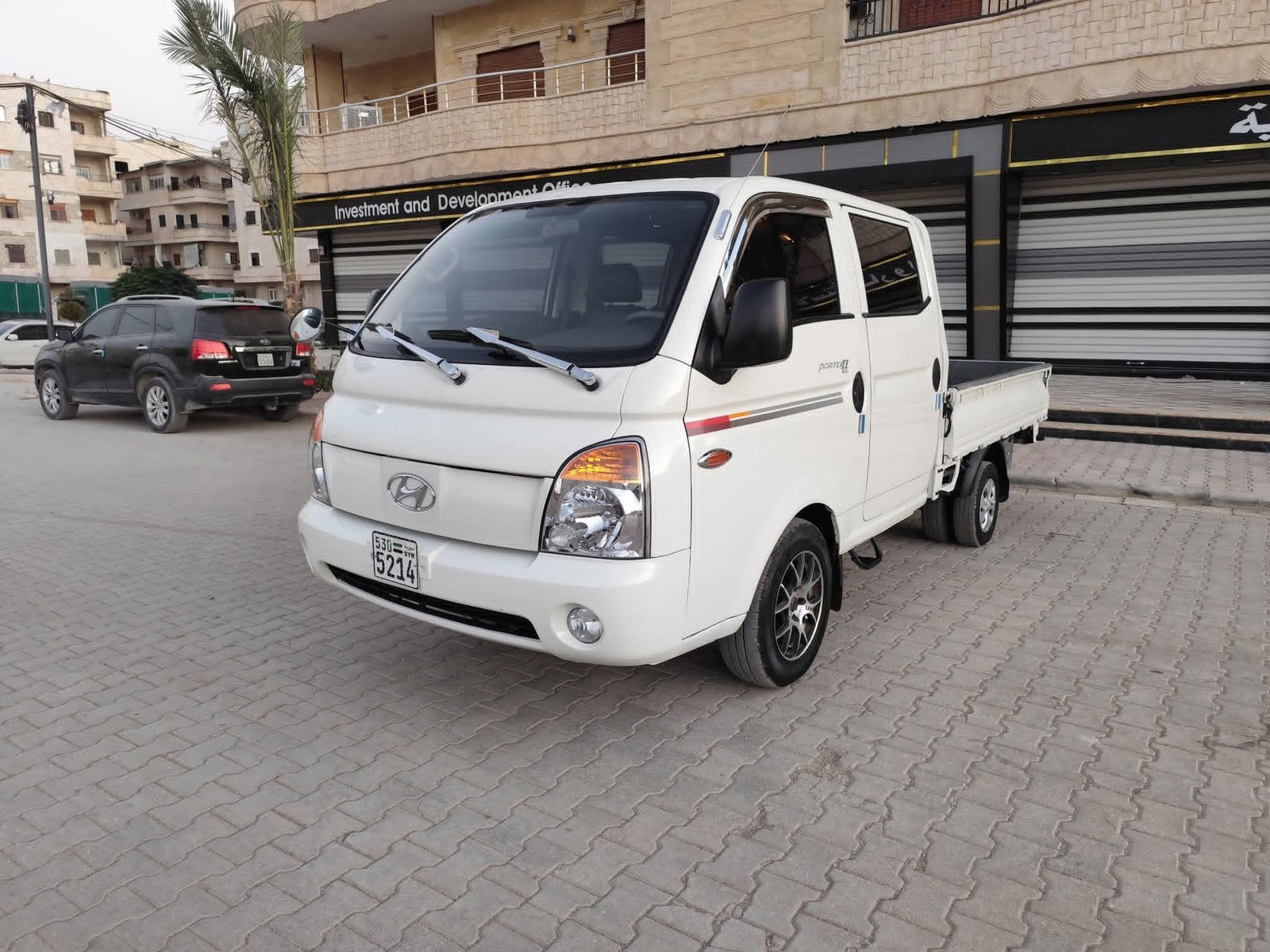 kilometrage car sale hyundai porter 2 crdi cargo truck used 2012 aleppo du card image