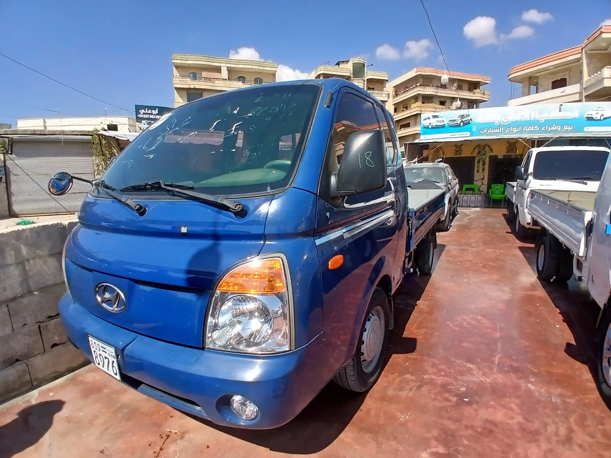 kilometrage car sale hyundai porter 2 crdi cargo truck used 2011 aleppo ry image