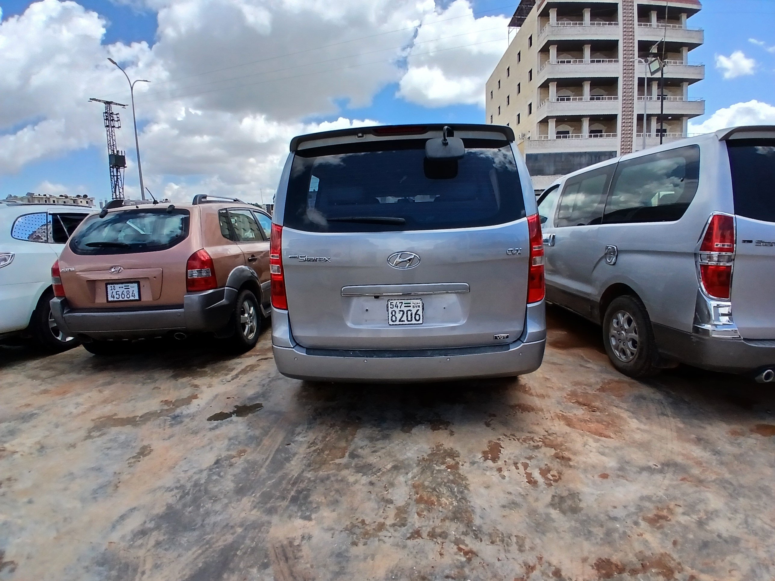 kilometrage car sale hyundai h 1 standard van used 2011 aleppo zw image