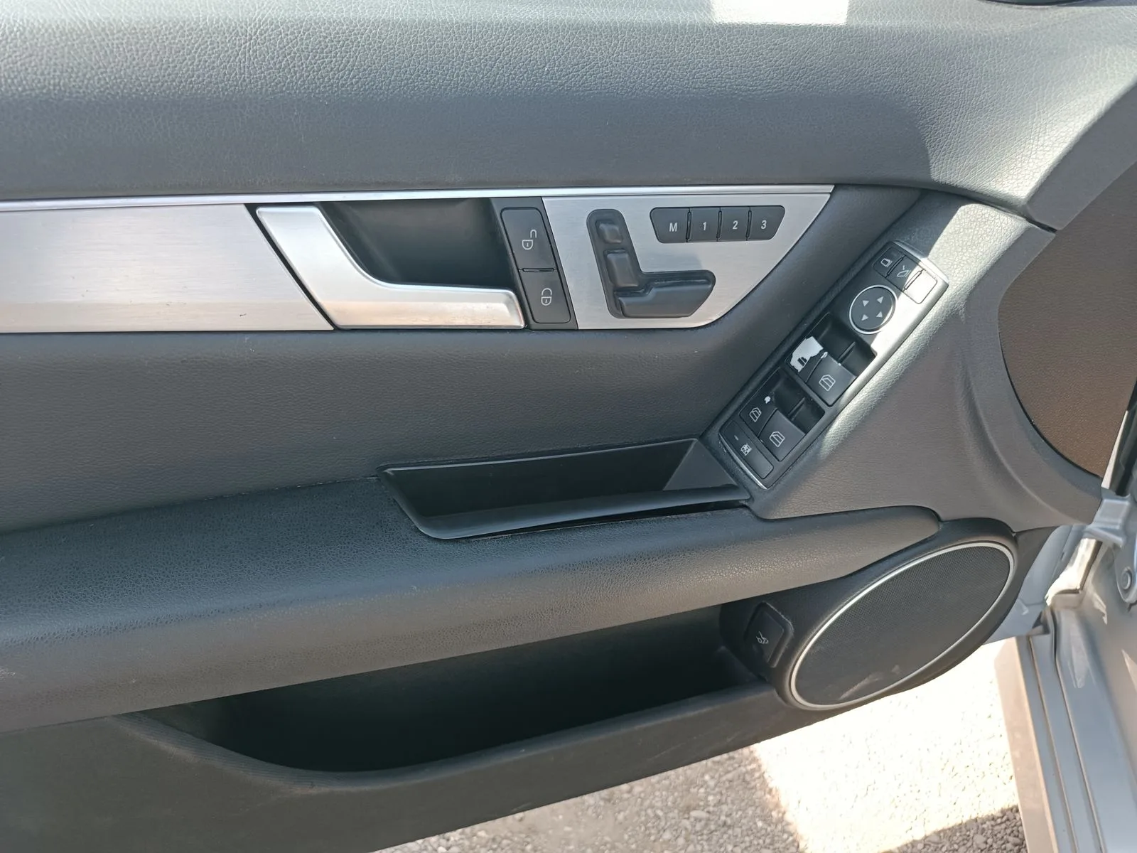 kilometrage car sale mercedes benz c class c 200 sedan used 2013 aleppo xj image
