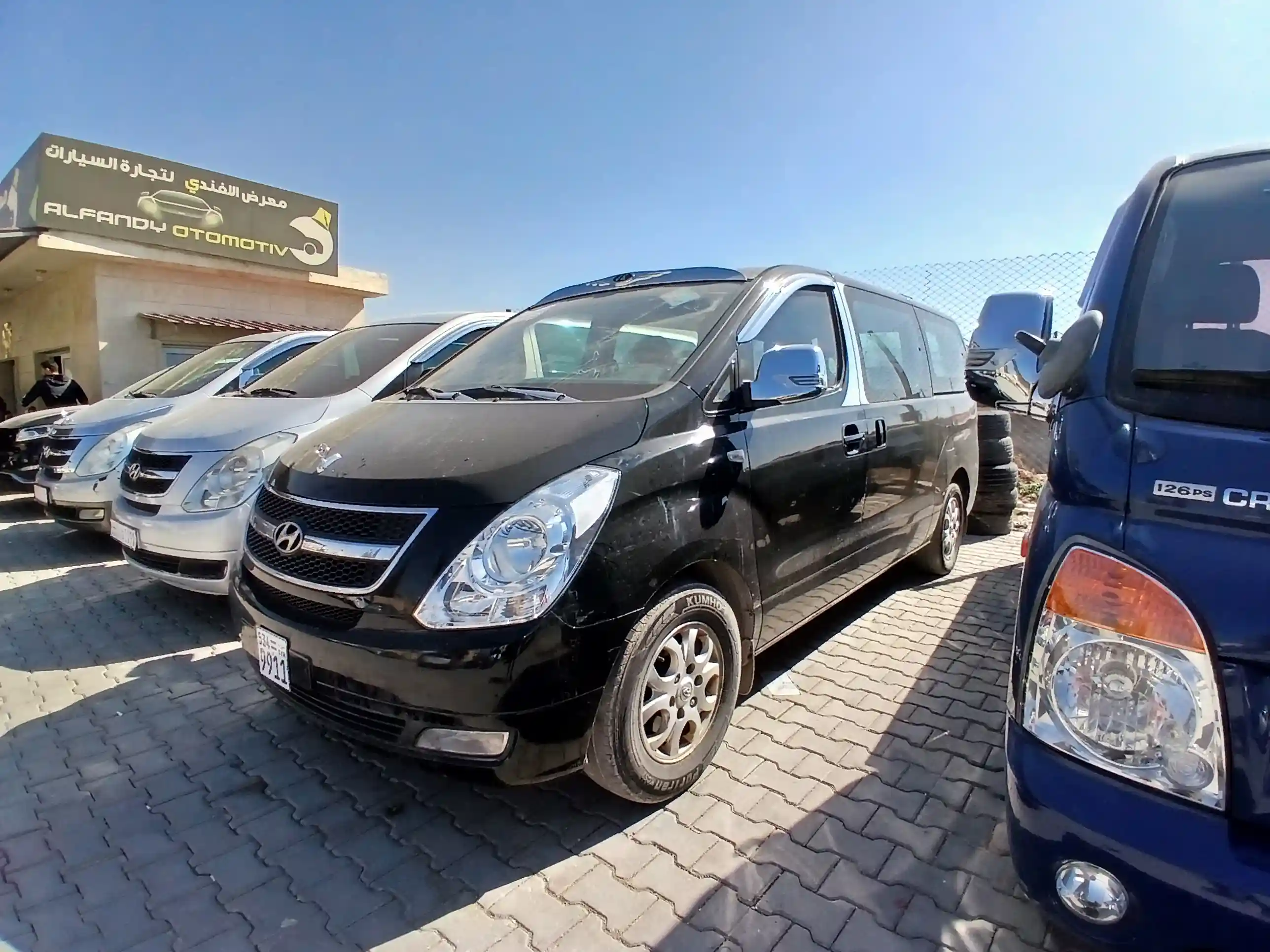 kilometrage car sale hyundai h1 standard van used 2011 aleppo ir image