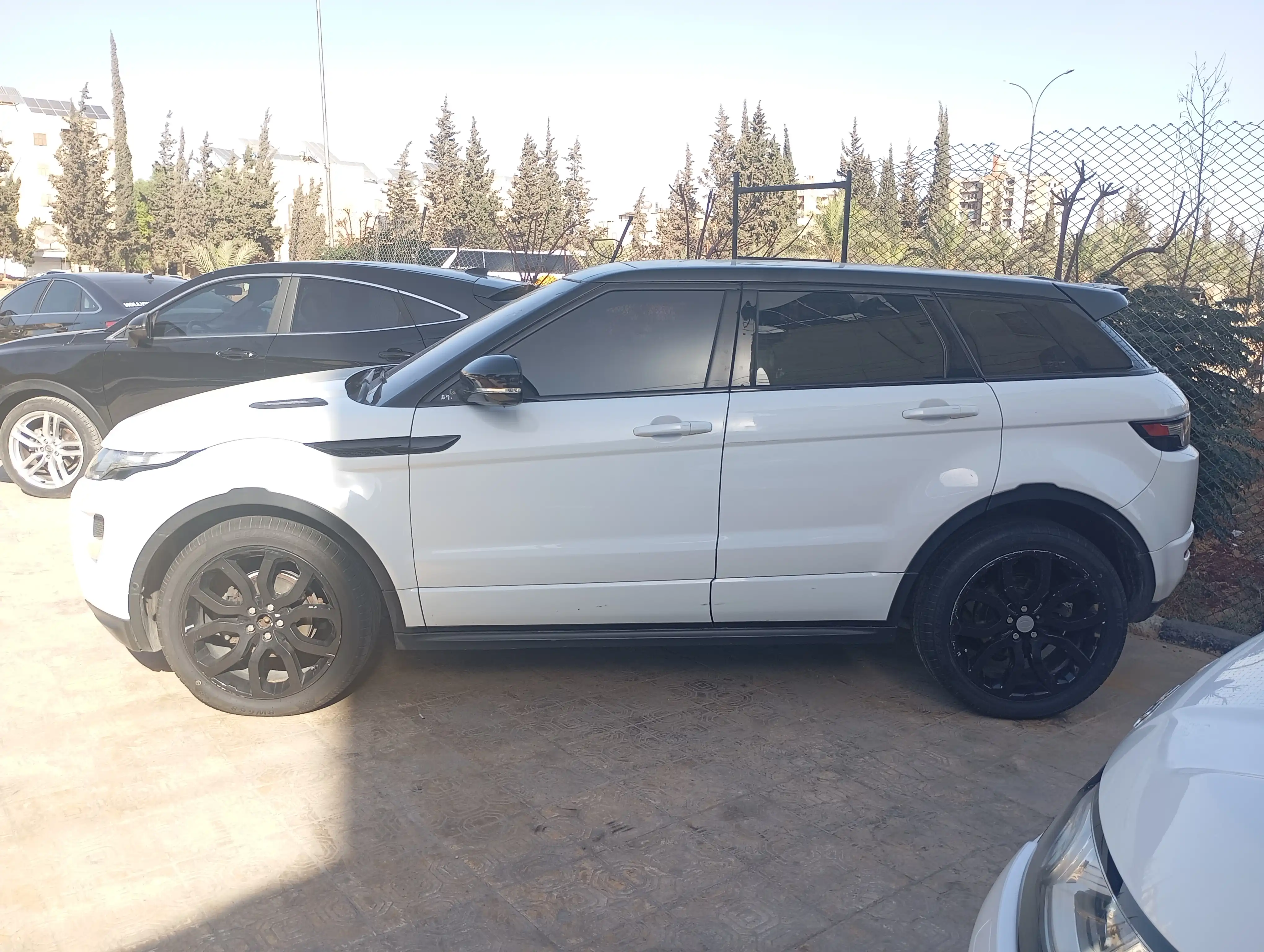 kilometrage car sale land rover range rover evoque sd4 2013 pv image