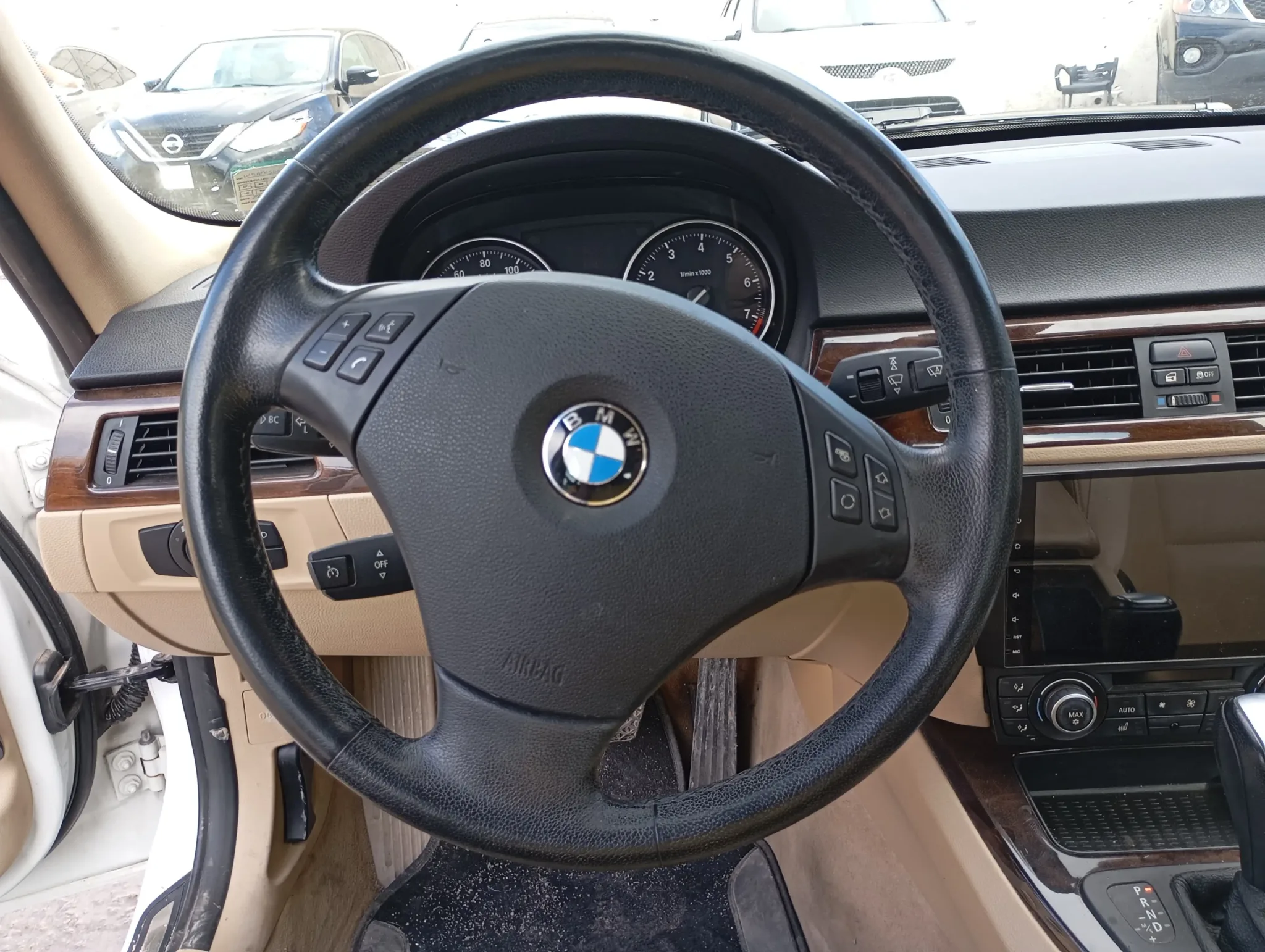 kilometrage car sale bmw 3 series 320 i sedan used 2011 aleppo qj image