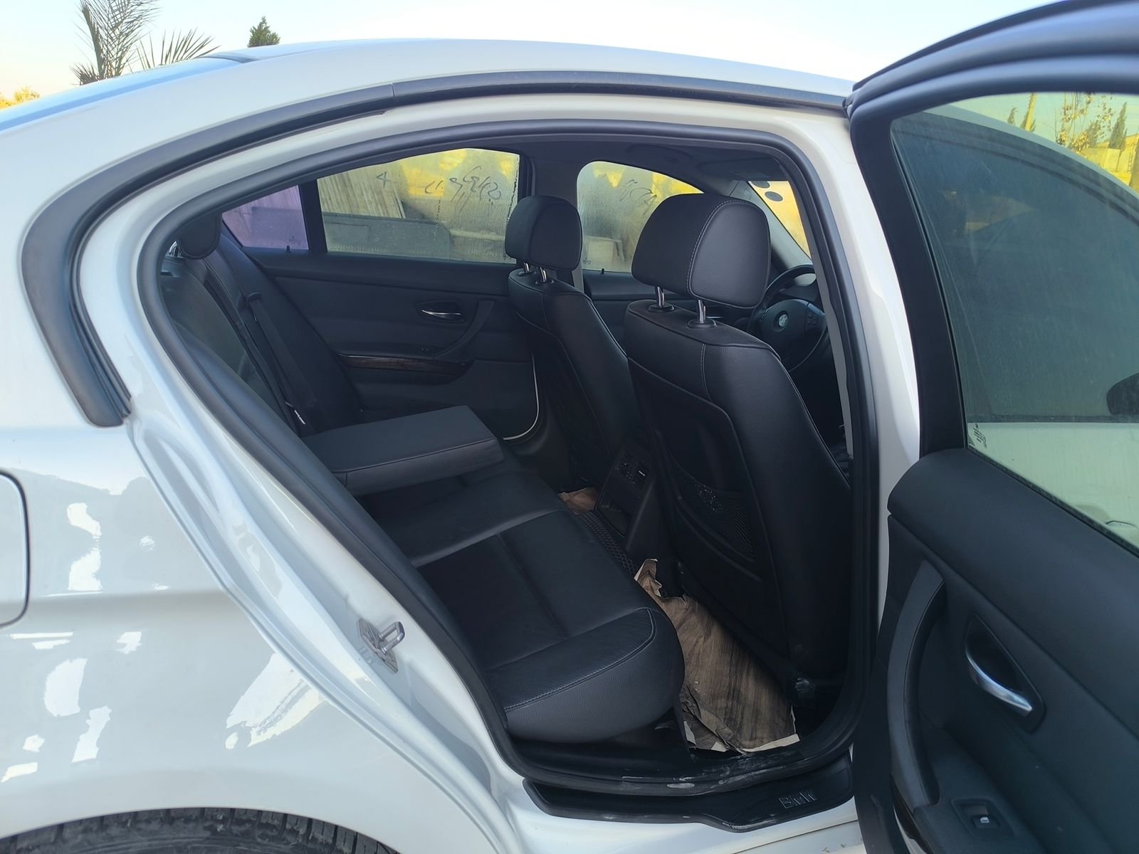 kilometrage car sale bmw 3 series 320 i sedan used 2011 vq image