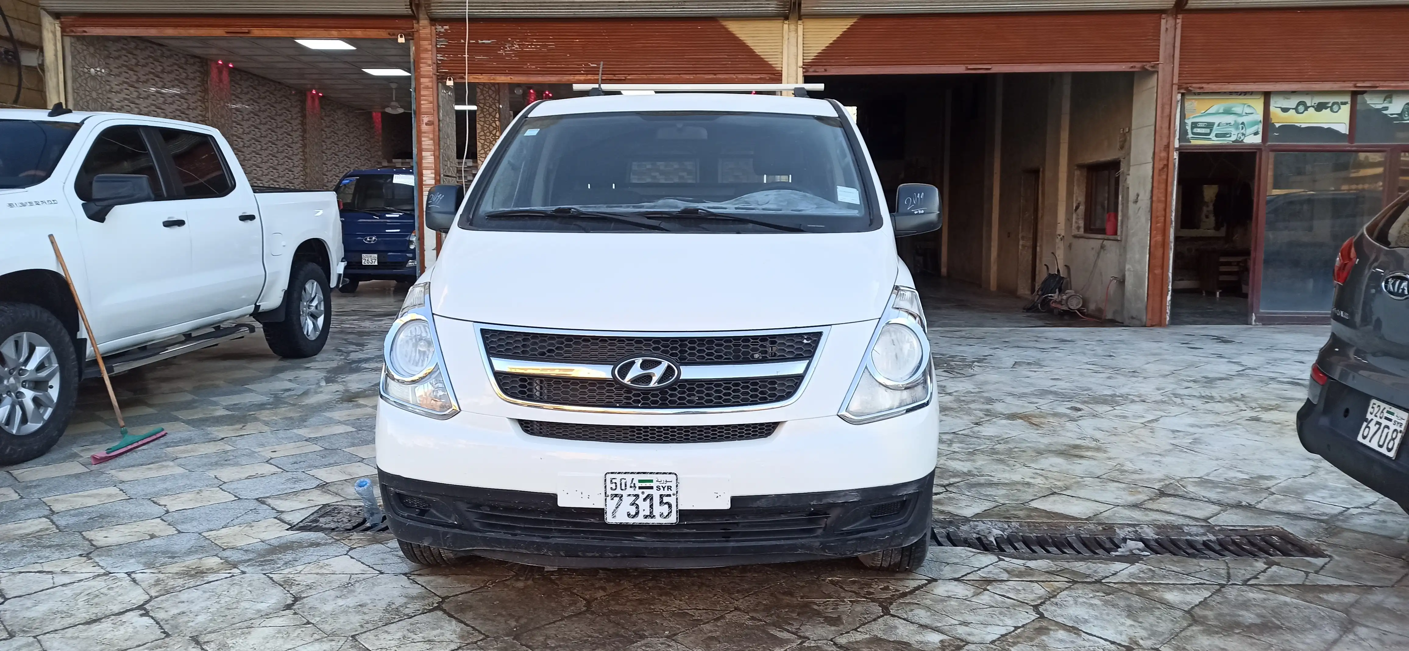 kilometrage car sale hyundai grand starex cvx van used 2011 aleppo wv image