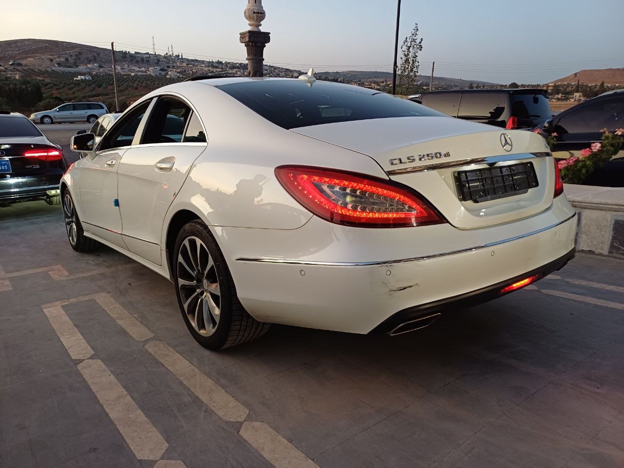 kilometrage car sale mercedes benz cls class cls 4 matic ncednbe used 2017 aleppo pb image