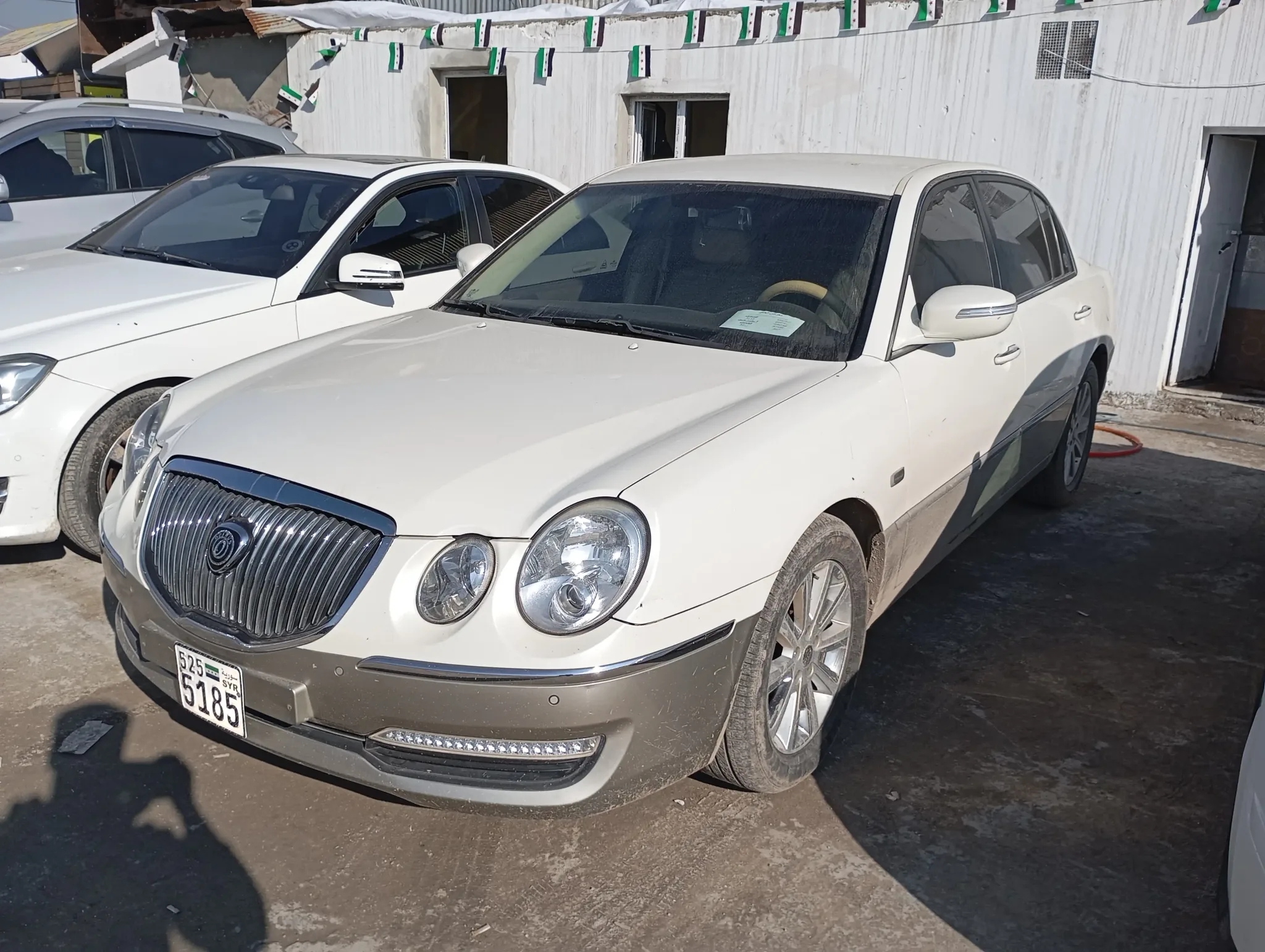 kilometrage car sale kia opirus 3 3l sedan used 2011 aleppo ph card image