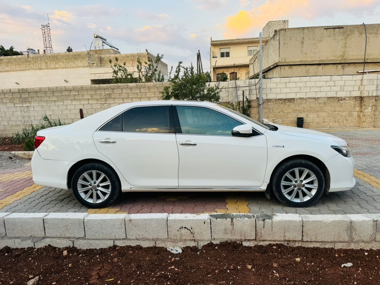 kilometrage car sale toyota corolla hybrid sedan used 2013 aleppo cl image