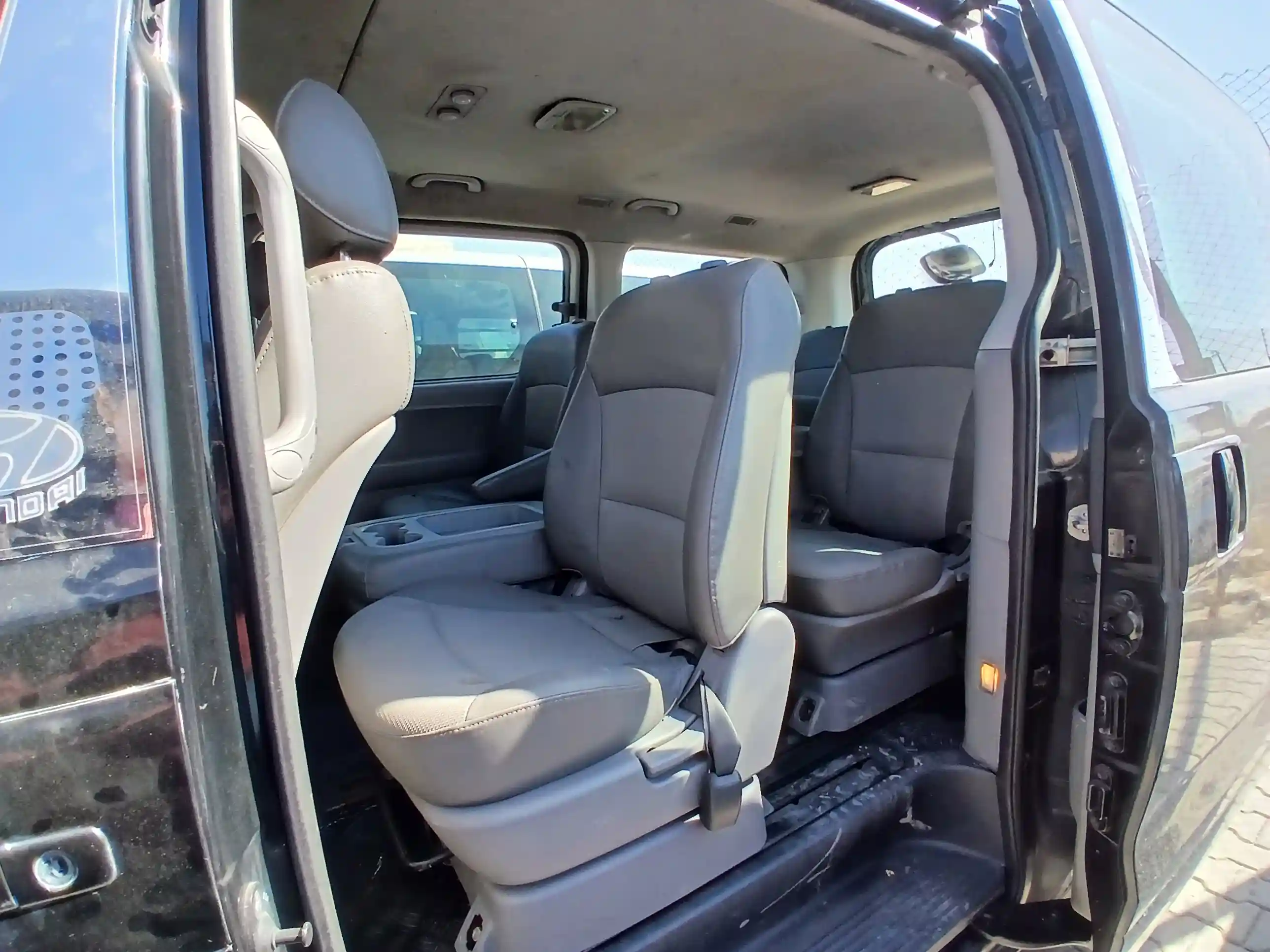 kilometrage car sale hyundai h1 standard van used 2011 aleppo ir image