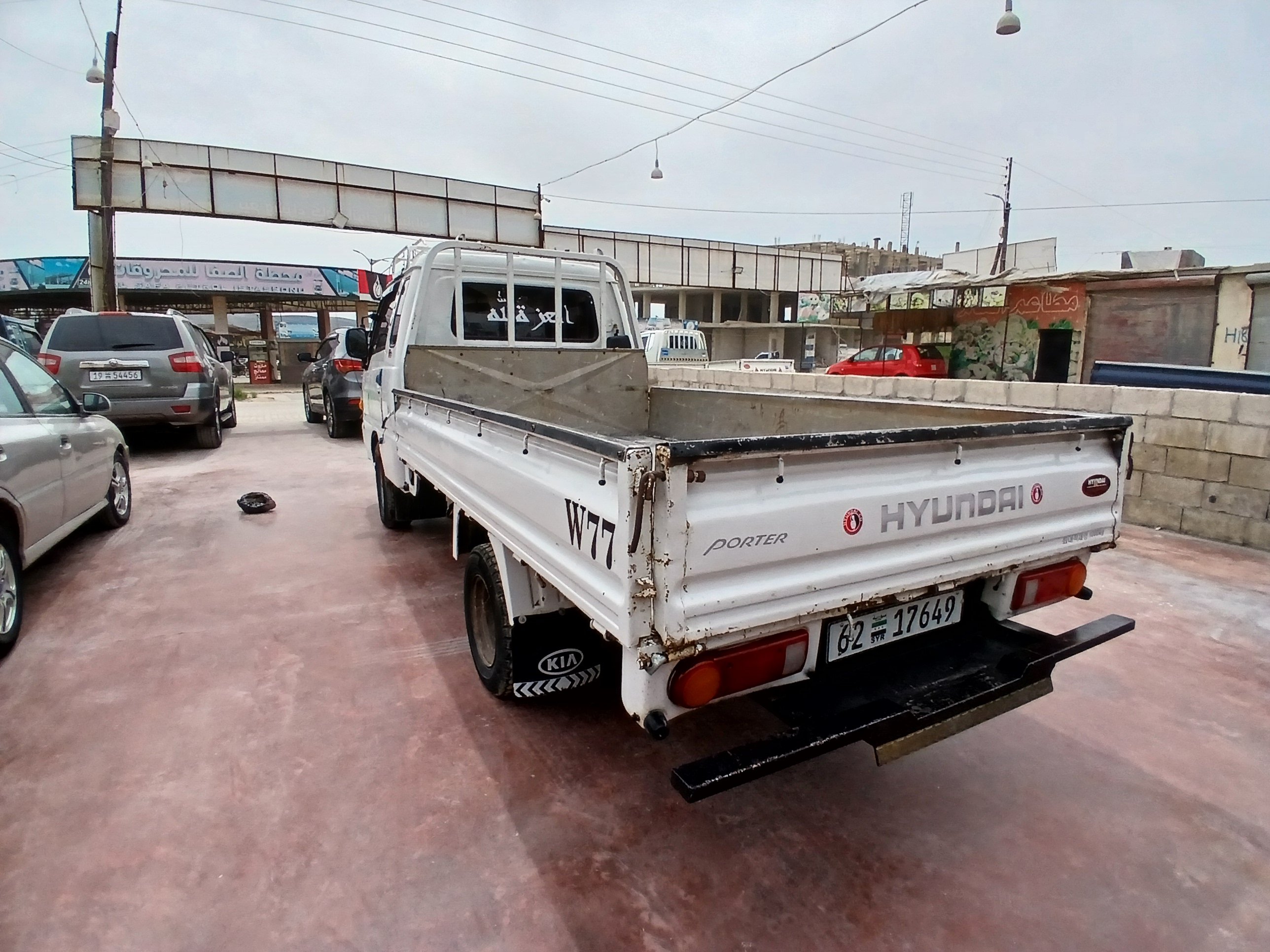 kilometrage car sale hyundai porter ii 2 crdi cargo truck used 1997 aleppo ly image