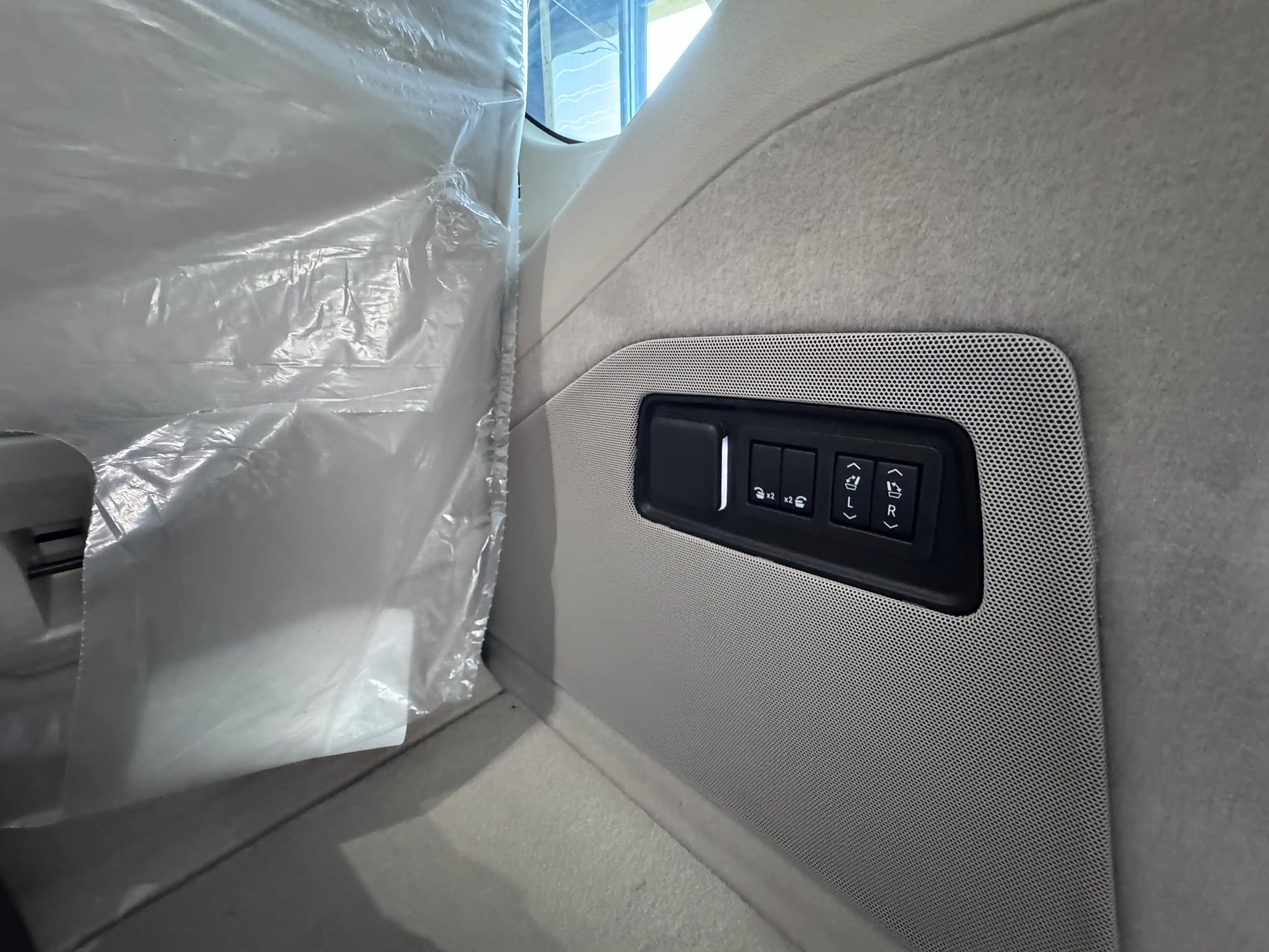 kilometrage car sale cadillac escalade sport suv new 2025 aleppo om image