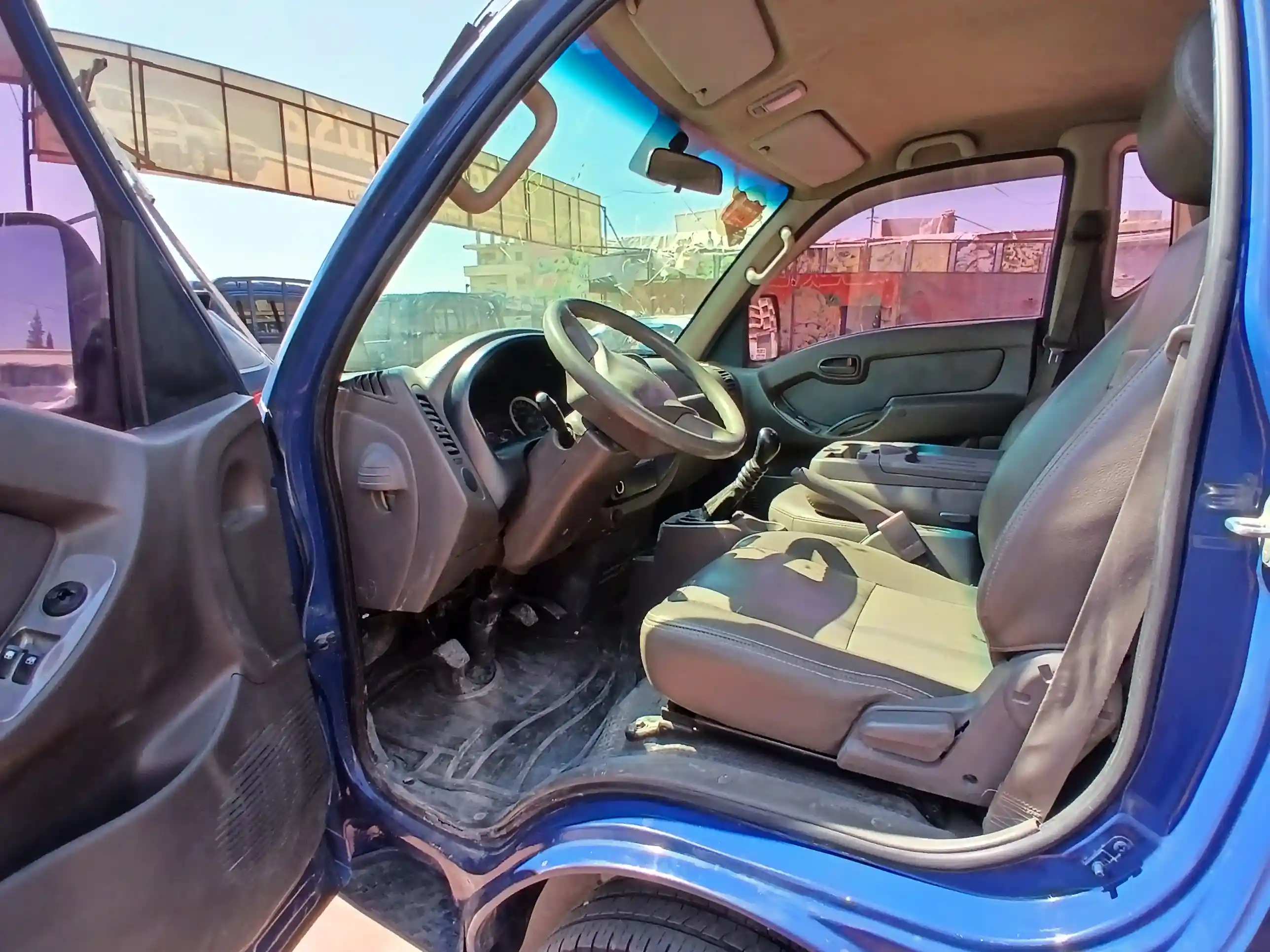 kilometrage car sale hyundai porter 2 crdi cargo truck used 2011 aleppo ry image