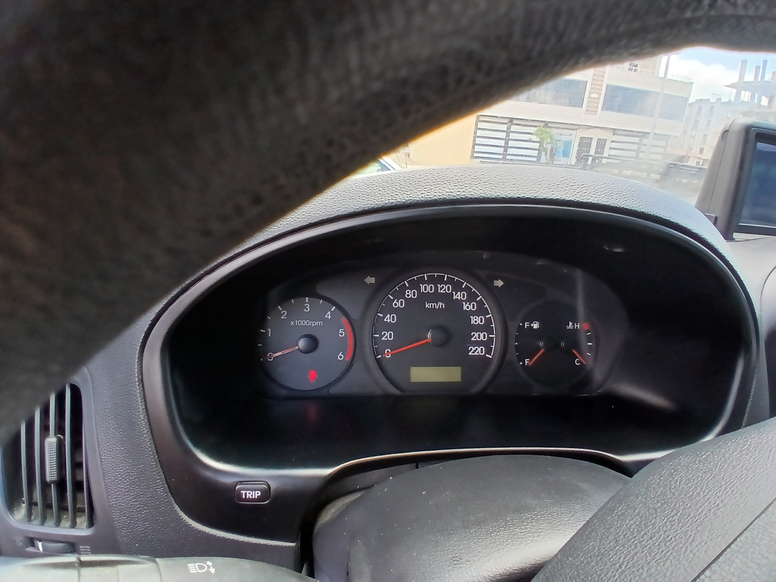 kilometrage car sale hyundai h 1 standard van used 2011 aleppo zw image