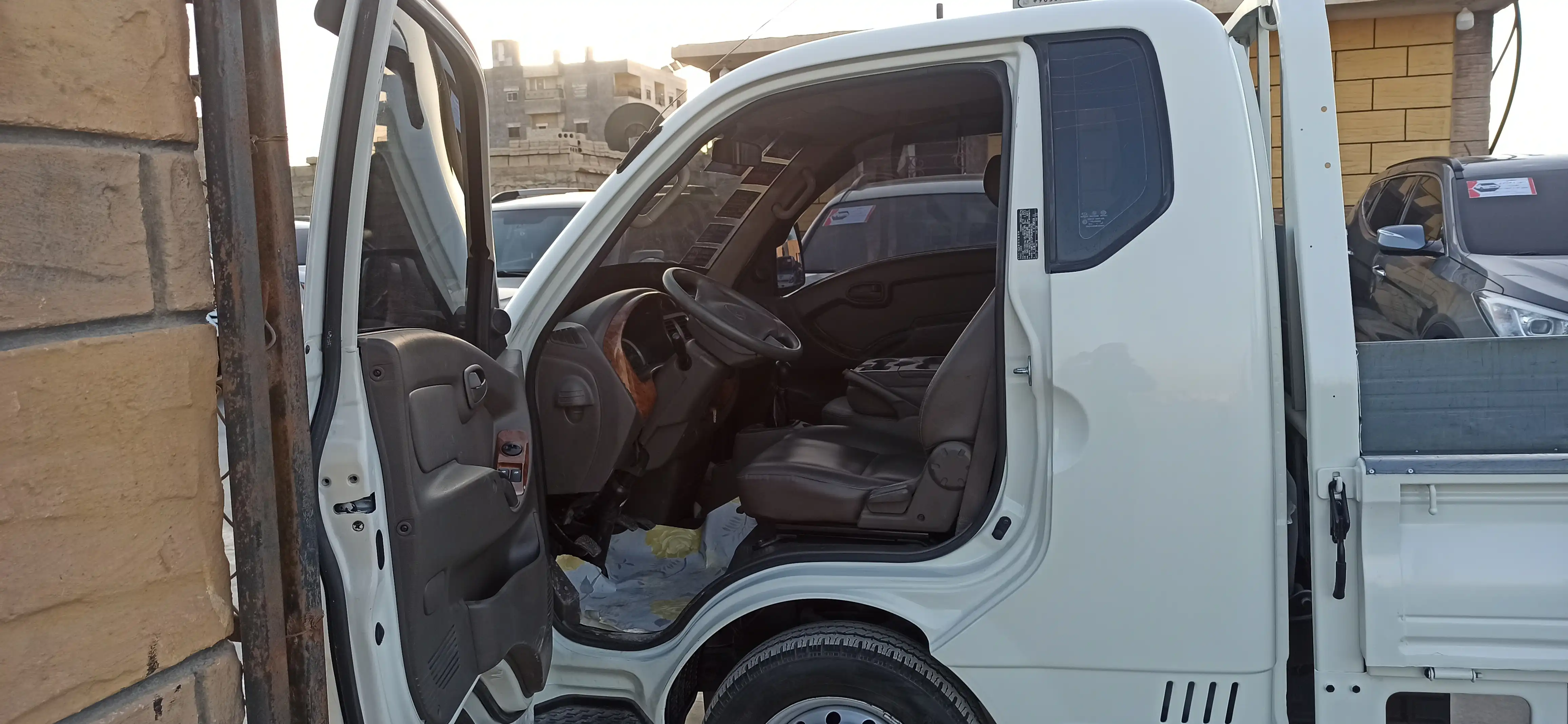 kilometrage car sale hyundai porter ii 2 crdi cargo truck used 2009 aleppo ul image