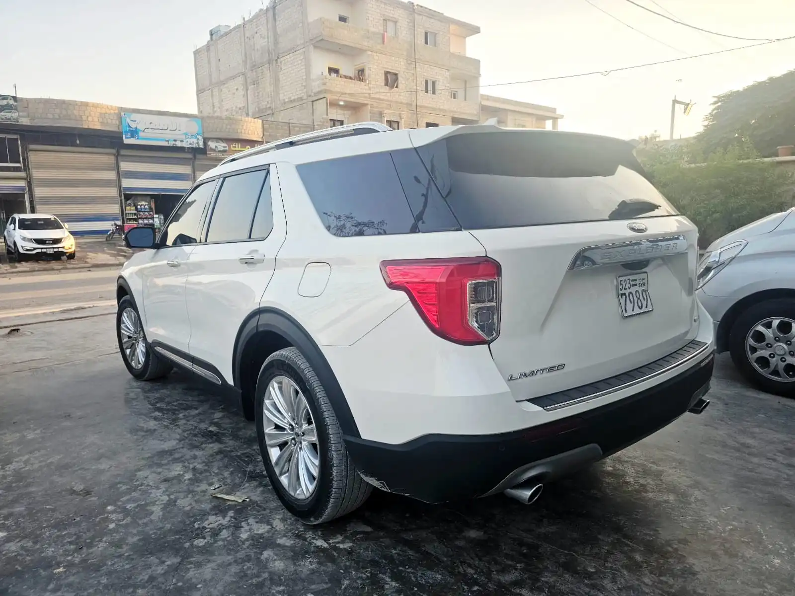 kilometrage car sale ford explorer limited suv used 2021 aleppo wm image