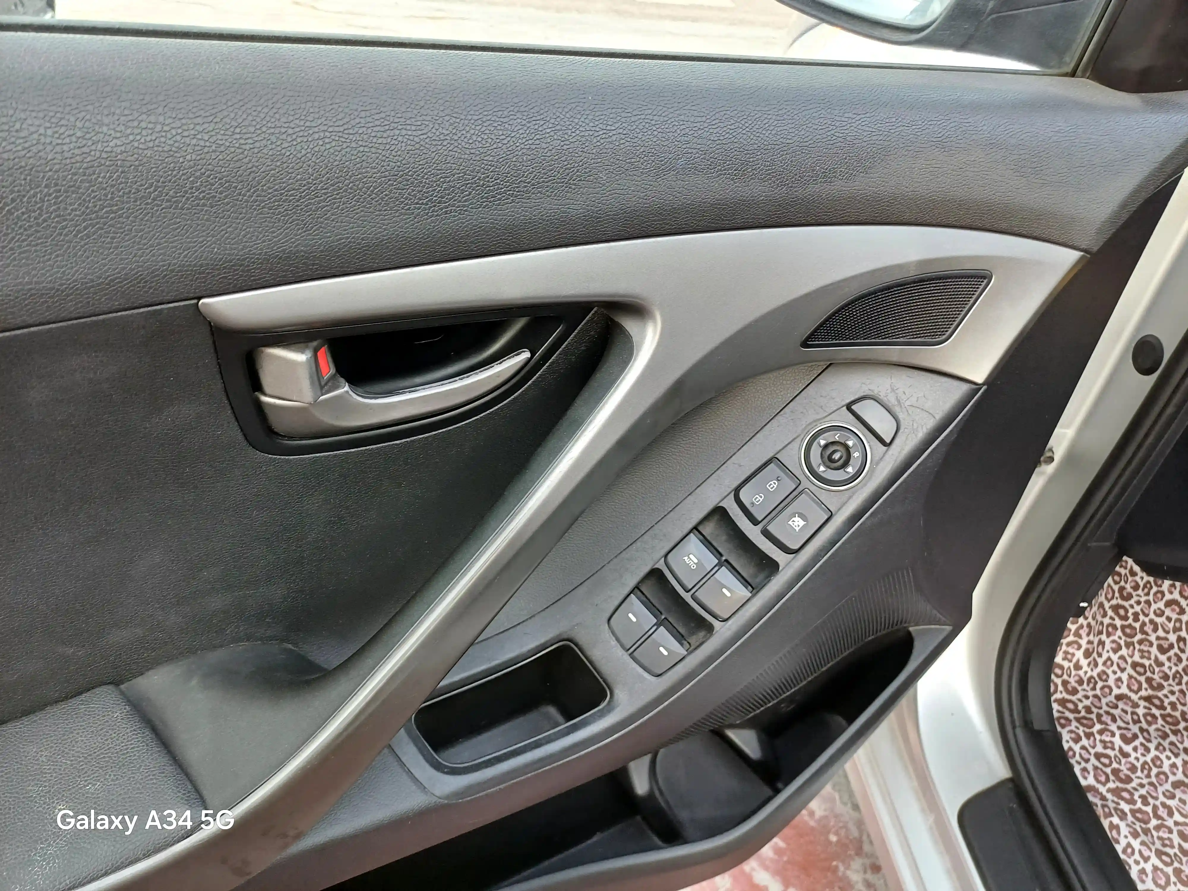 kilometrage car sale hyundai avante m16 gdi sedan used 2011 aleppo zv image