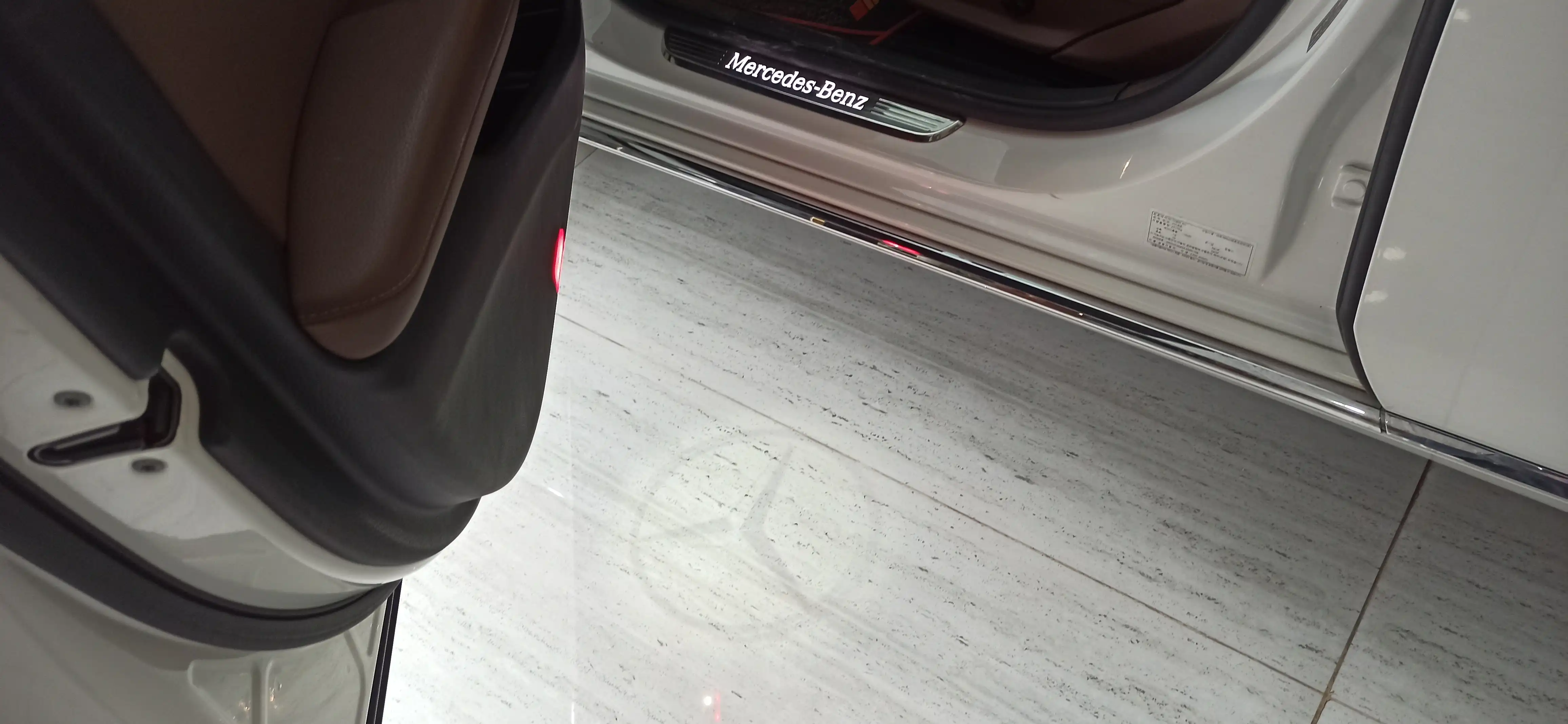 kilometrage car sale mercedes e class 300e 4matic sedan 2019 aleppo cs image