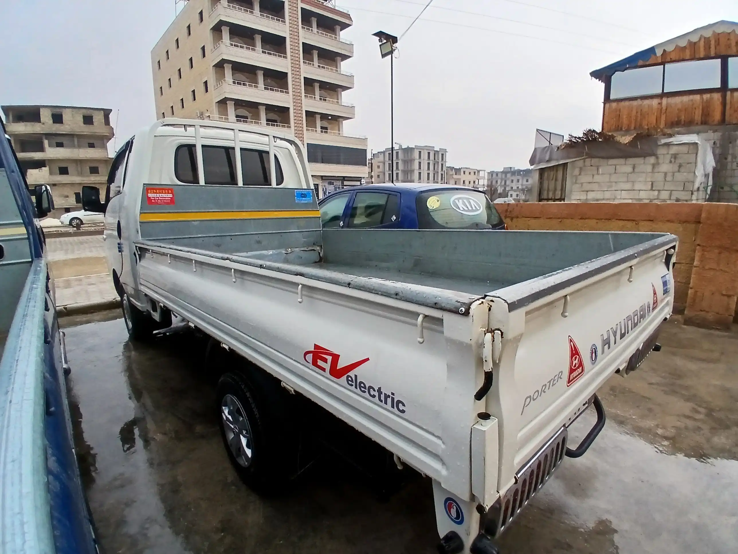 kilometrage car sale hyundai porter ii 2 crdi cargo truck used 2011 aleppo xv image