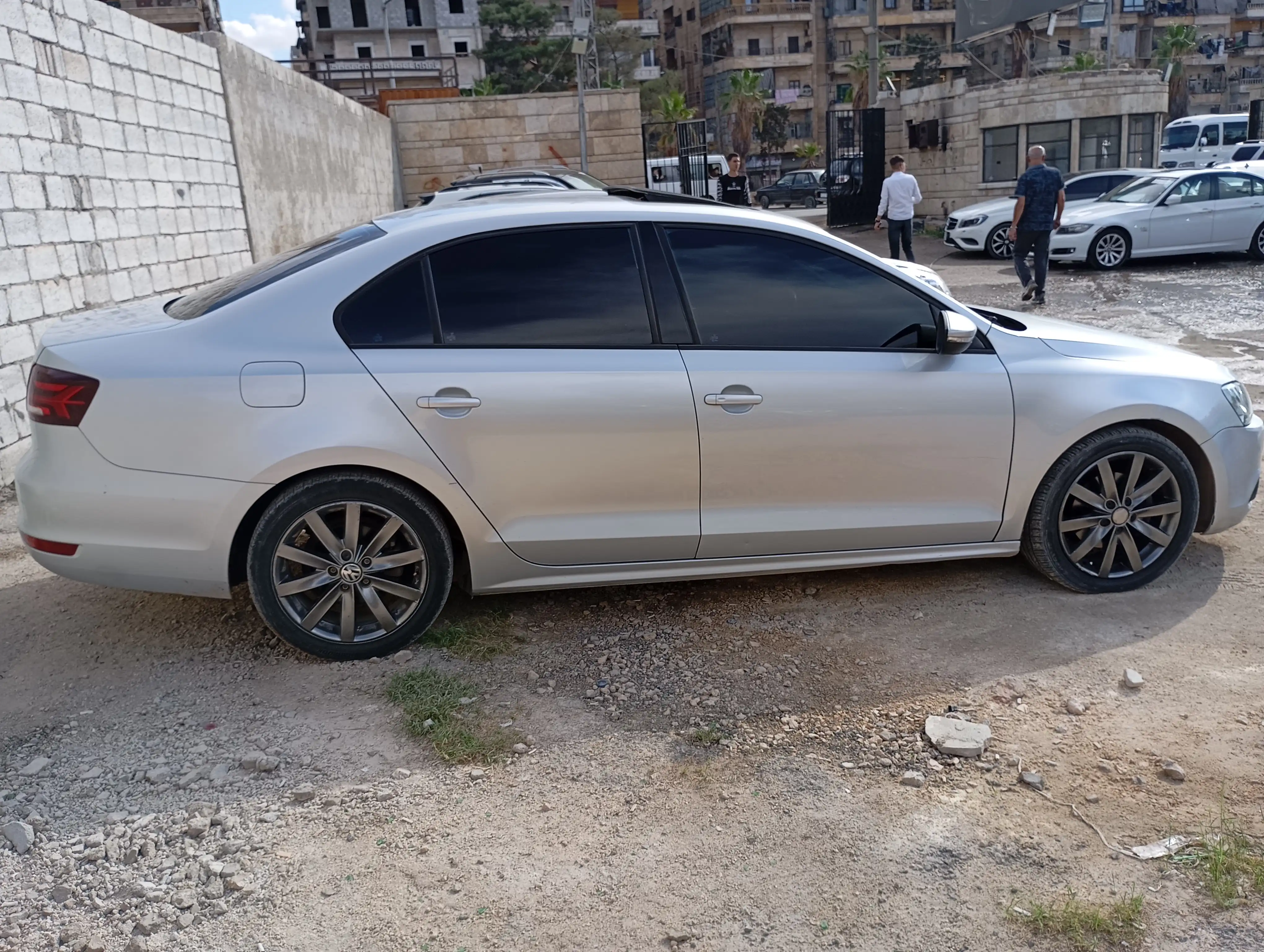 kilometrage car sale volkswagen sedan used 2011 aleppo oj image