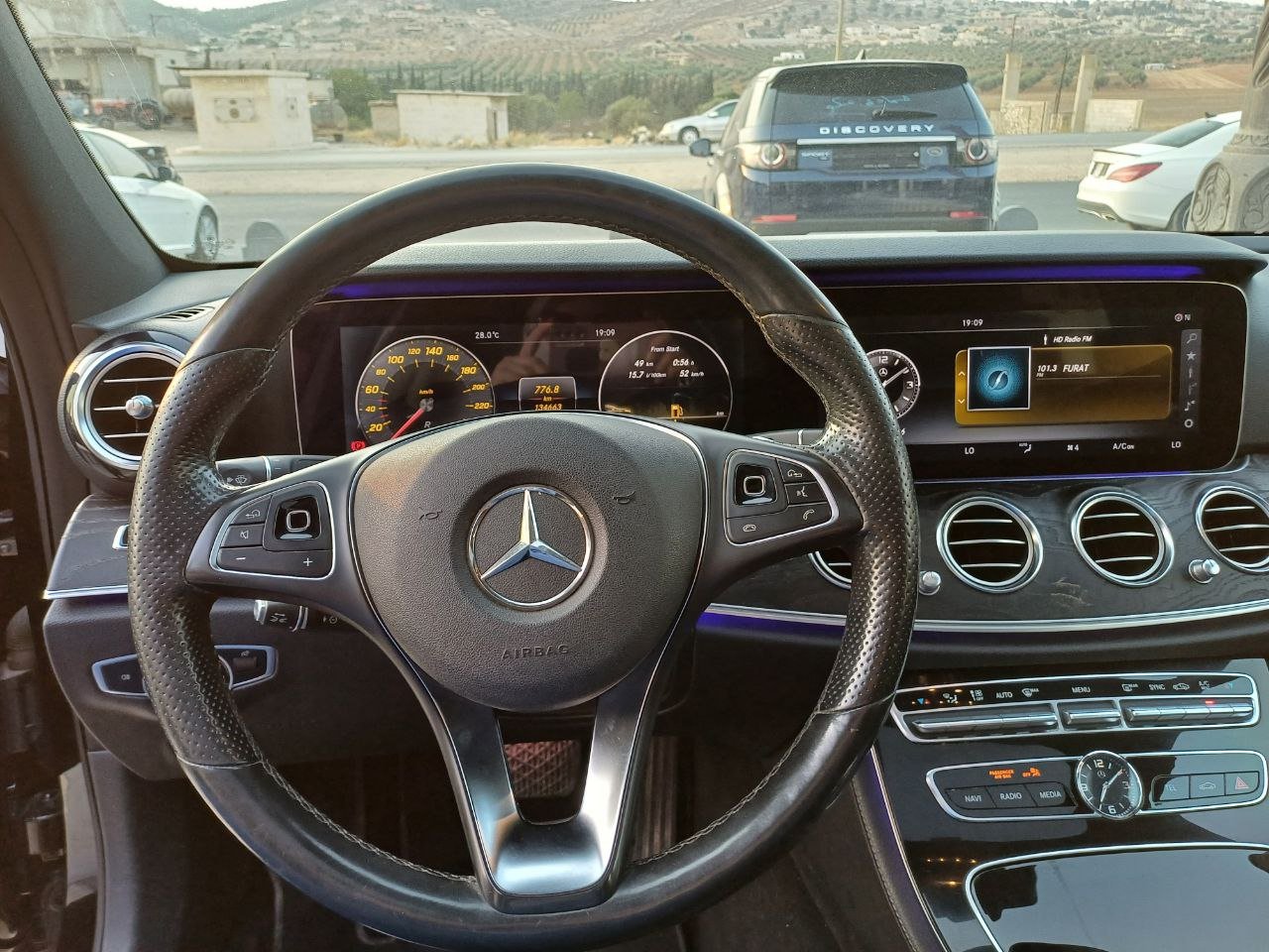 kilometrage car sale mercedes benz e class e 300 4 matic sedan used 2018 aleppo eo image