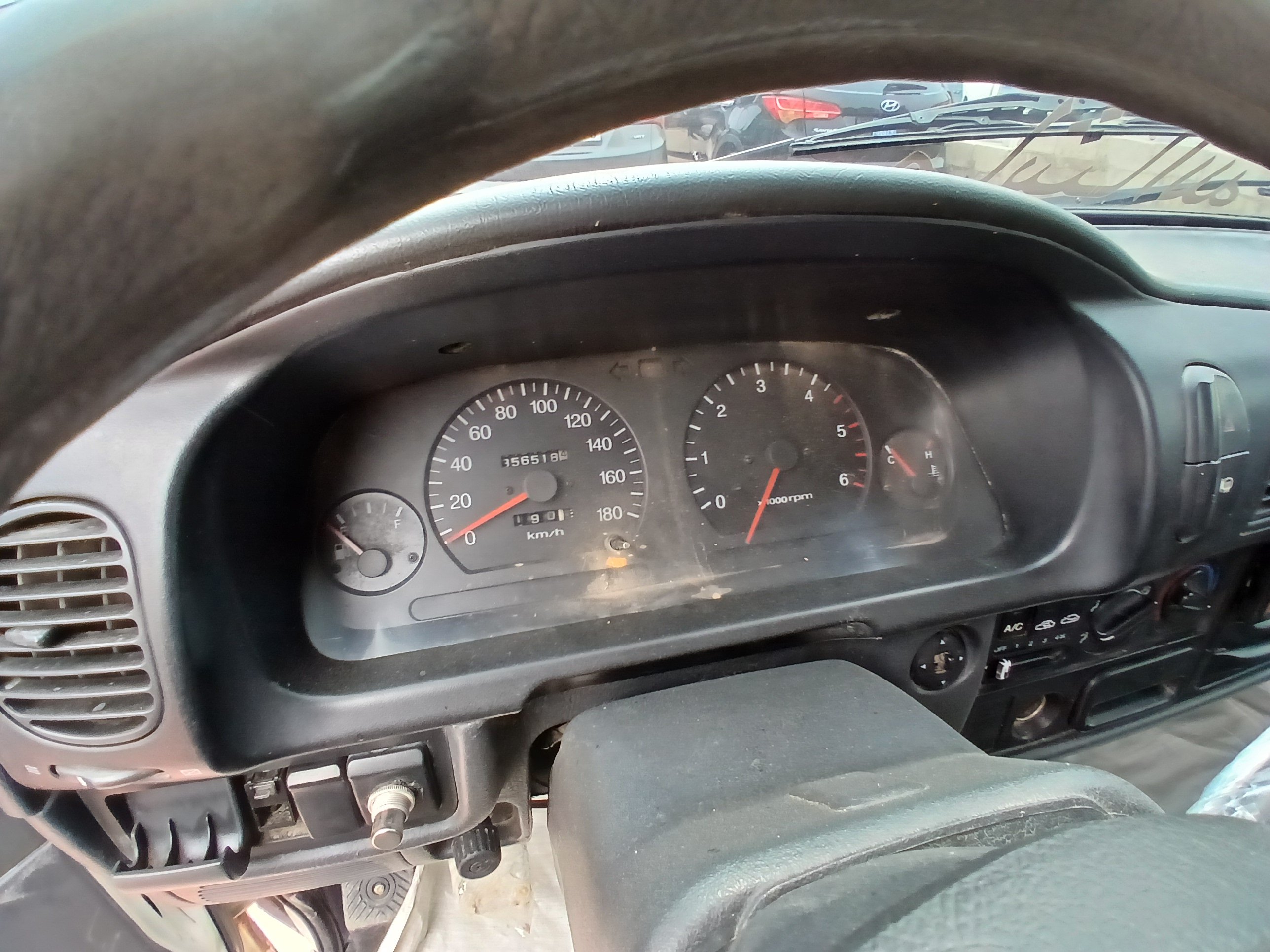 kilometrage car sale hyundai porter ii 2 crdi cargo truck used 1997 aleppo ly image