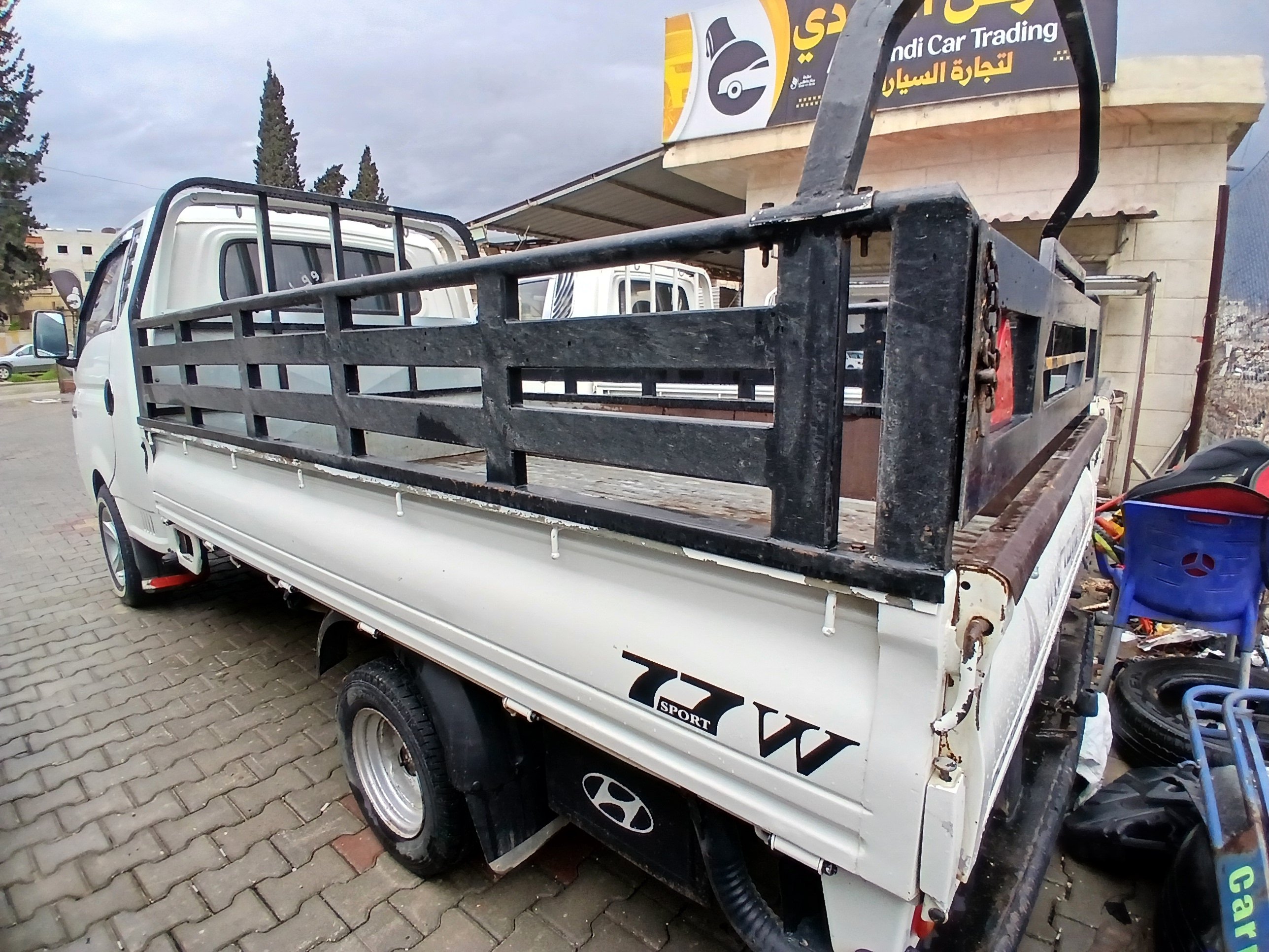 kilometrage car sale hyundai porter ii 2 crdi cargo truck used 2010 aleppo vt image