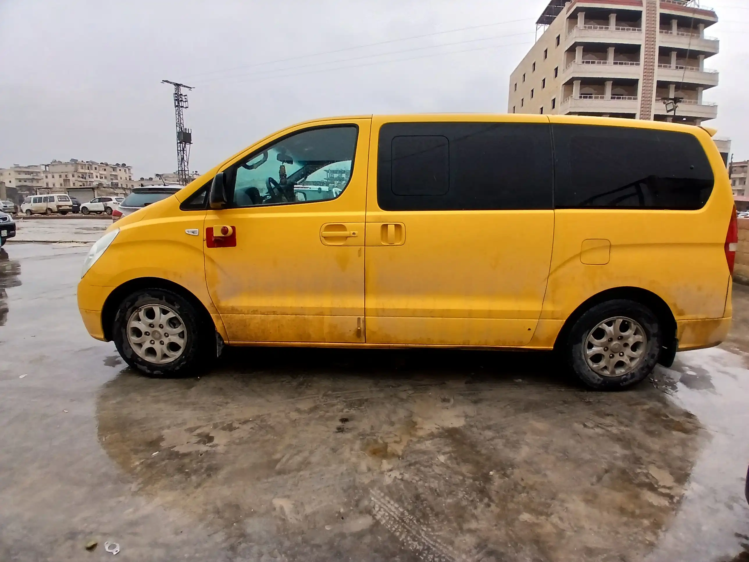 kilometrage car sale hyundai grand starex cvx van used 2011 aleppo ly image