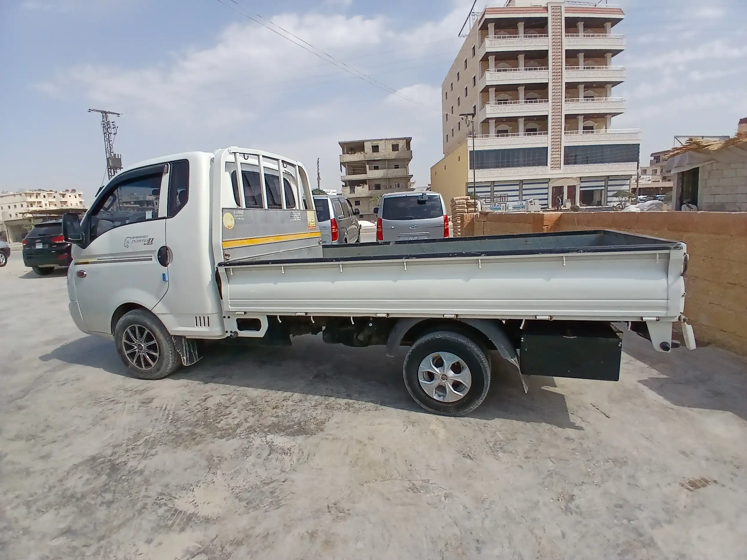 kilometrage car sale hyundai porter 2 crdi cargo truck used 2007 aleppo xn image