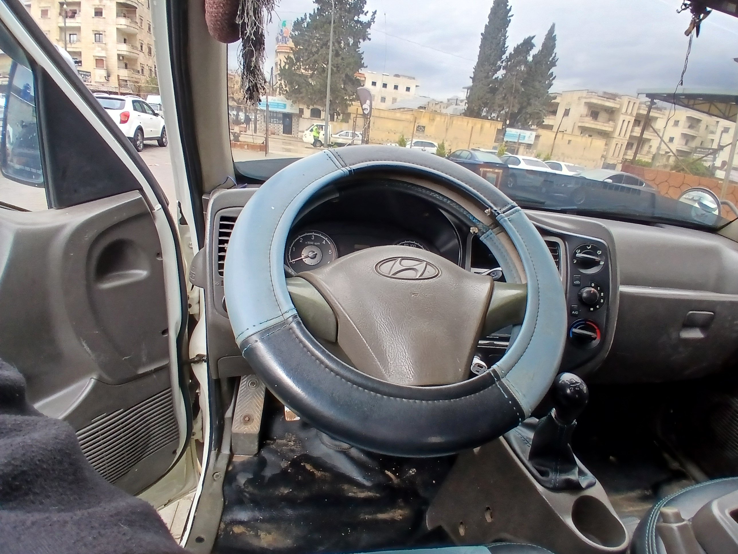 kilometrage car sale hyundai porter ii 2 crdi cargo truck used 2010 aleppo vt image