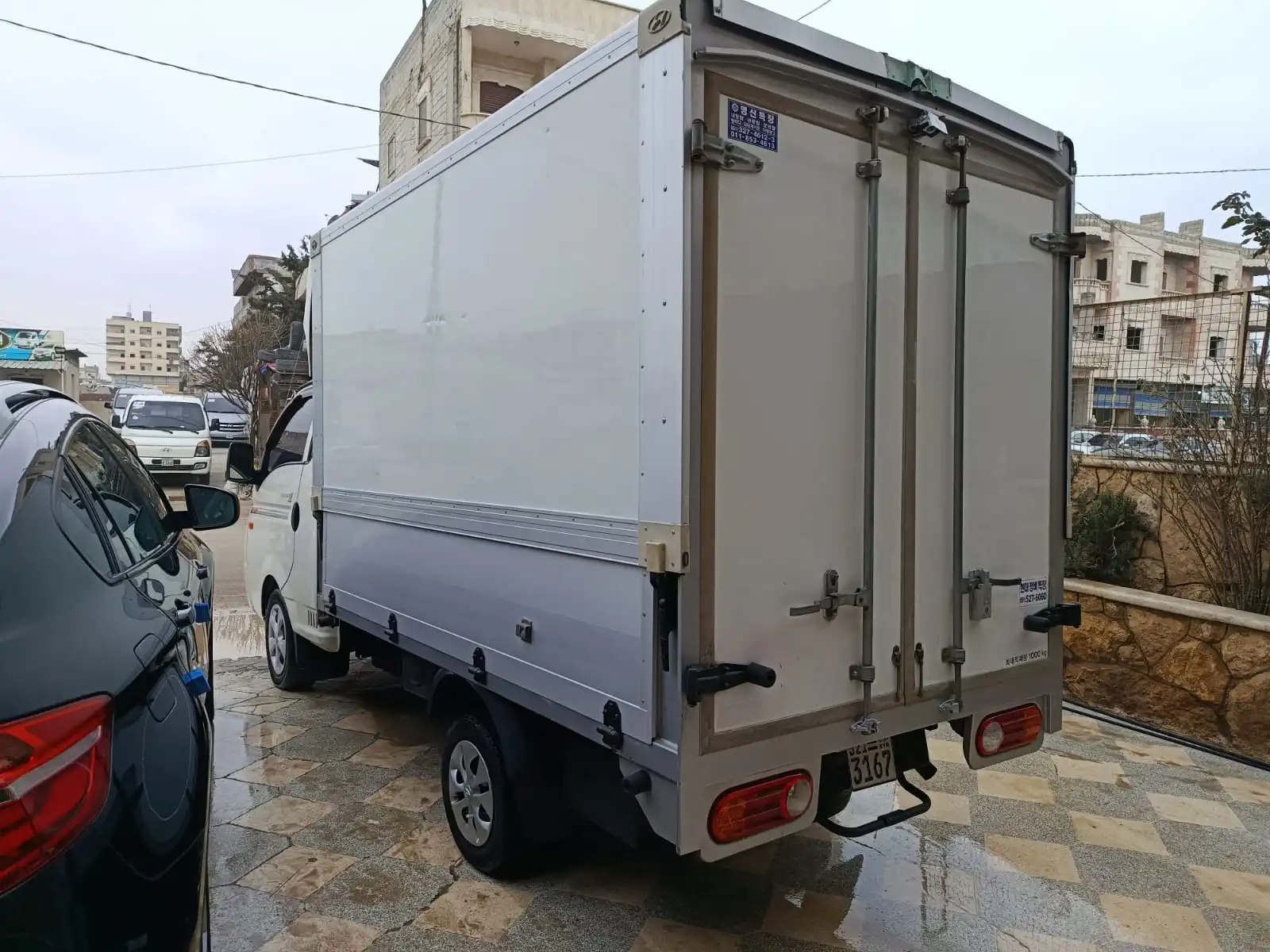 kilometrage car sale hyundai porter ii 2 crdi cargo truck used 2012 aleppo bc image