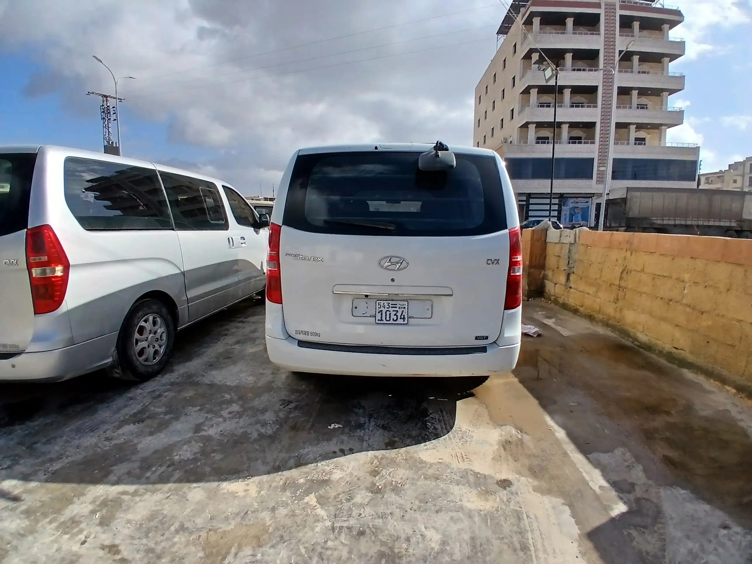 kilometrage car sale hyundai grand starex cvx van used 2011 aleppo gb image