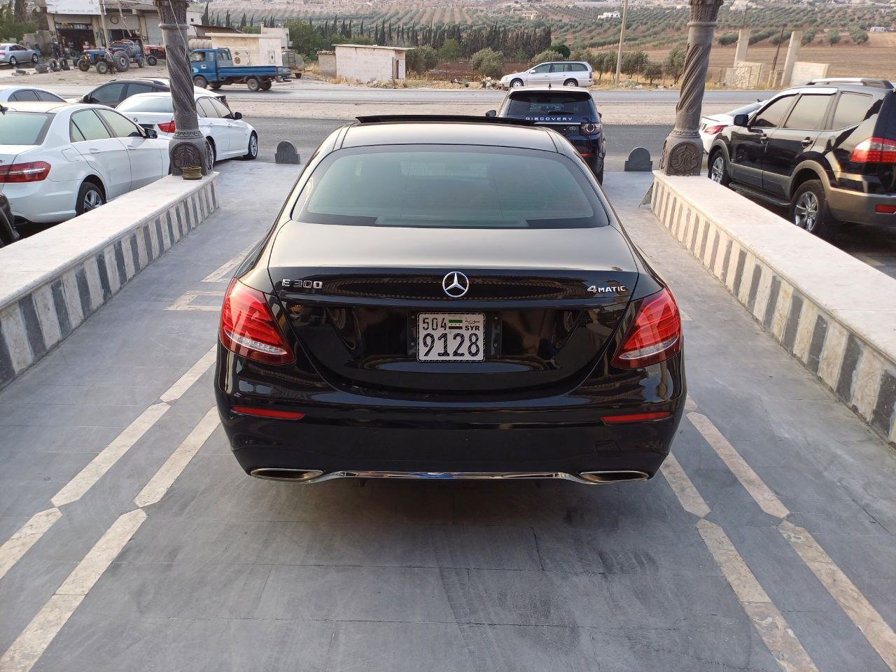 kilometrage car sale mercedes benz e class e 300 4 matic sedan used 2018 aleppo eo image