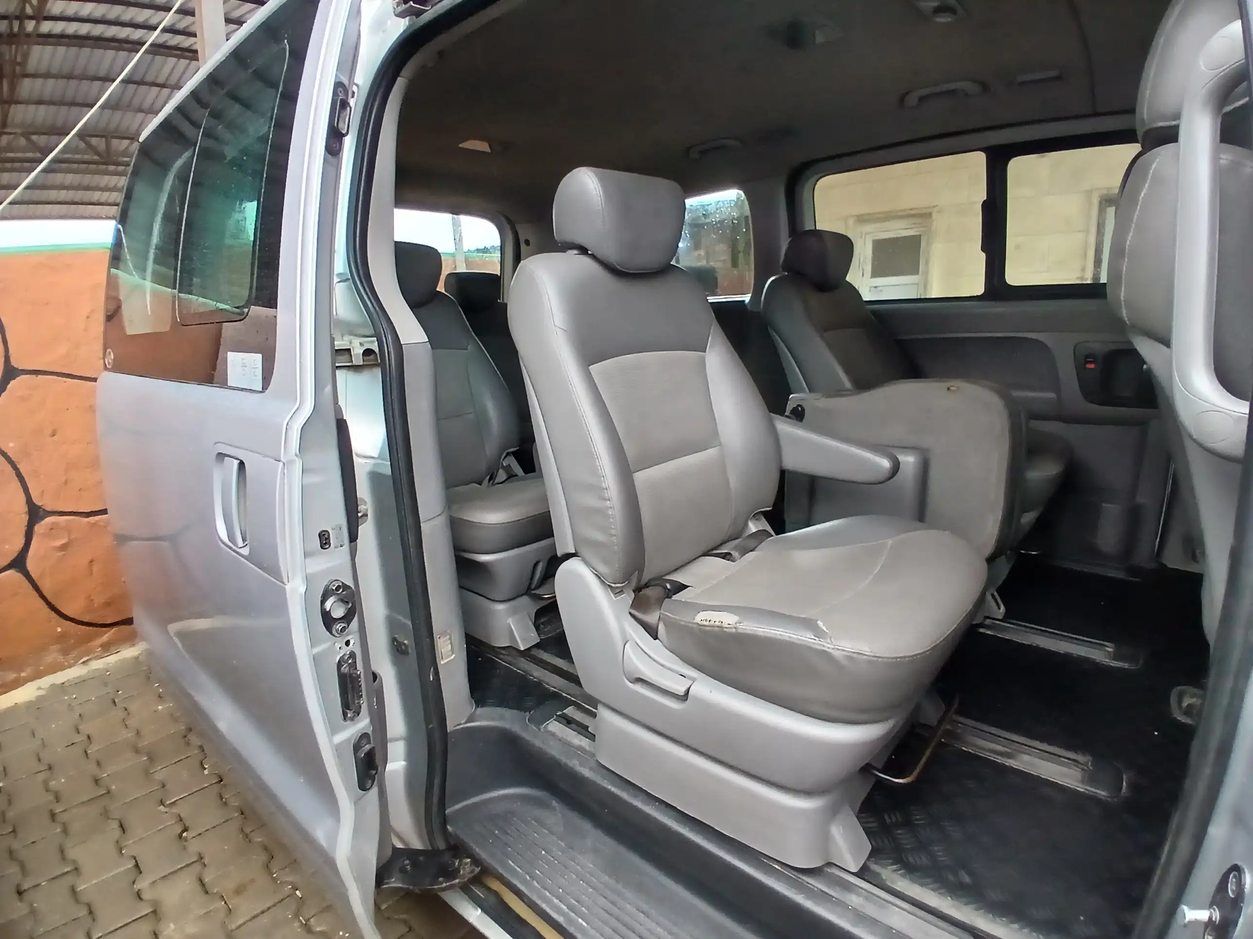 kilometrage car sale hyundai grand starex cvx van used 2010 aleppo ep image